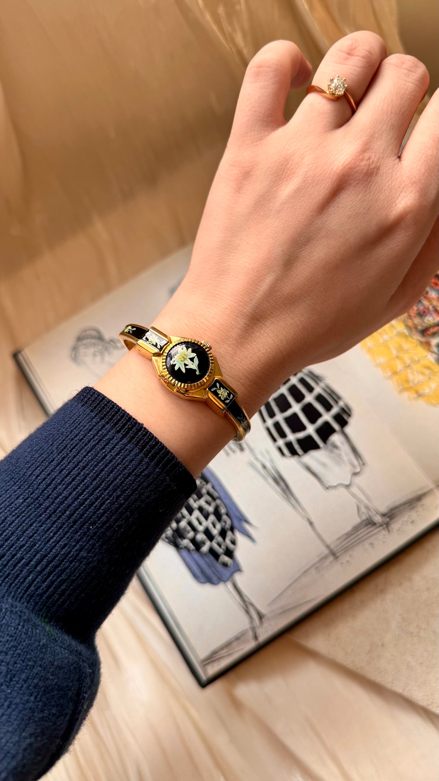 B-watch Peekaboo vintage watch
