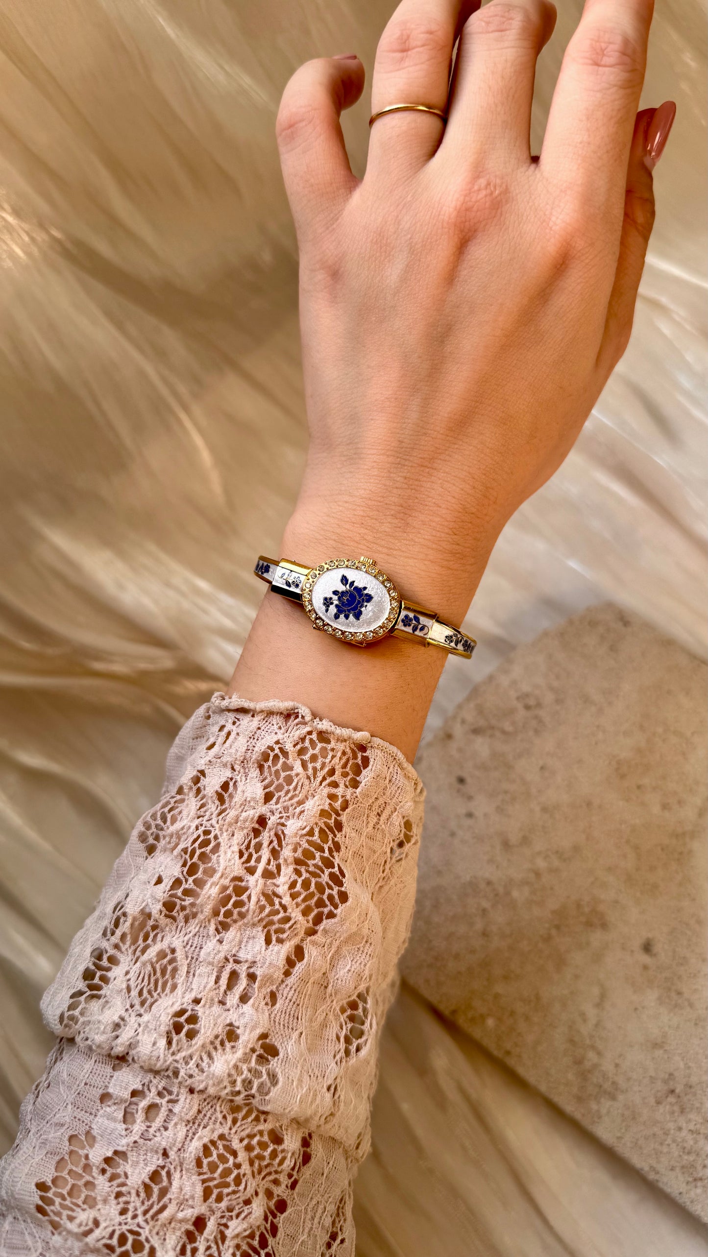 André Mouche Peekaboo vintage watch