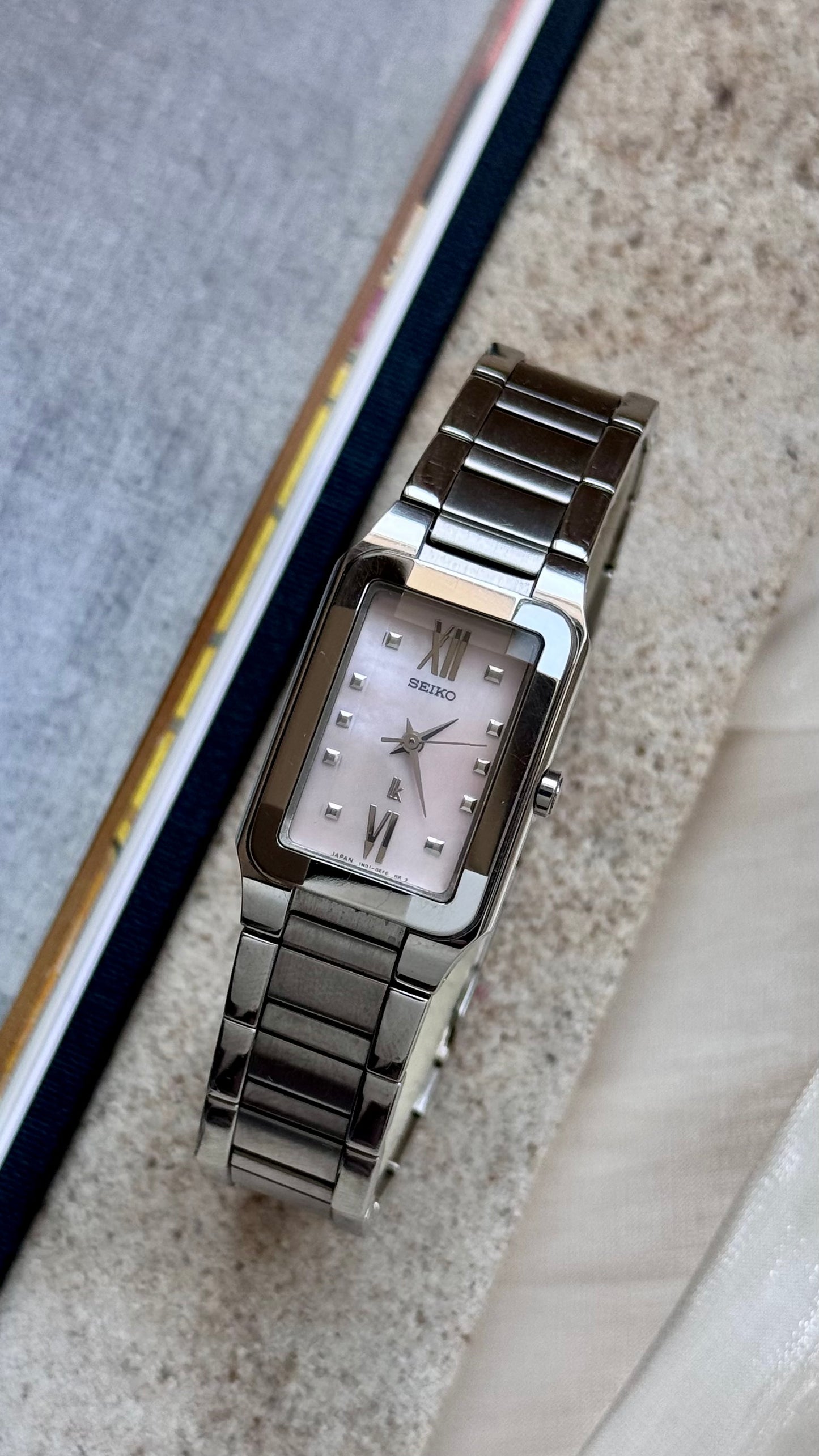 Seiko LK vintage watch with pink pearl dial- super rare find