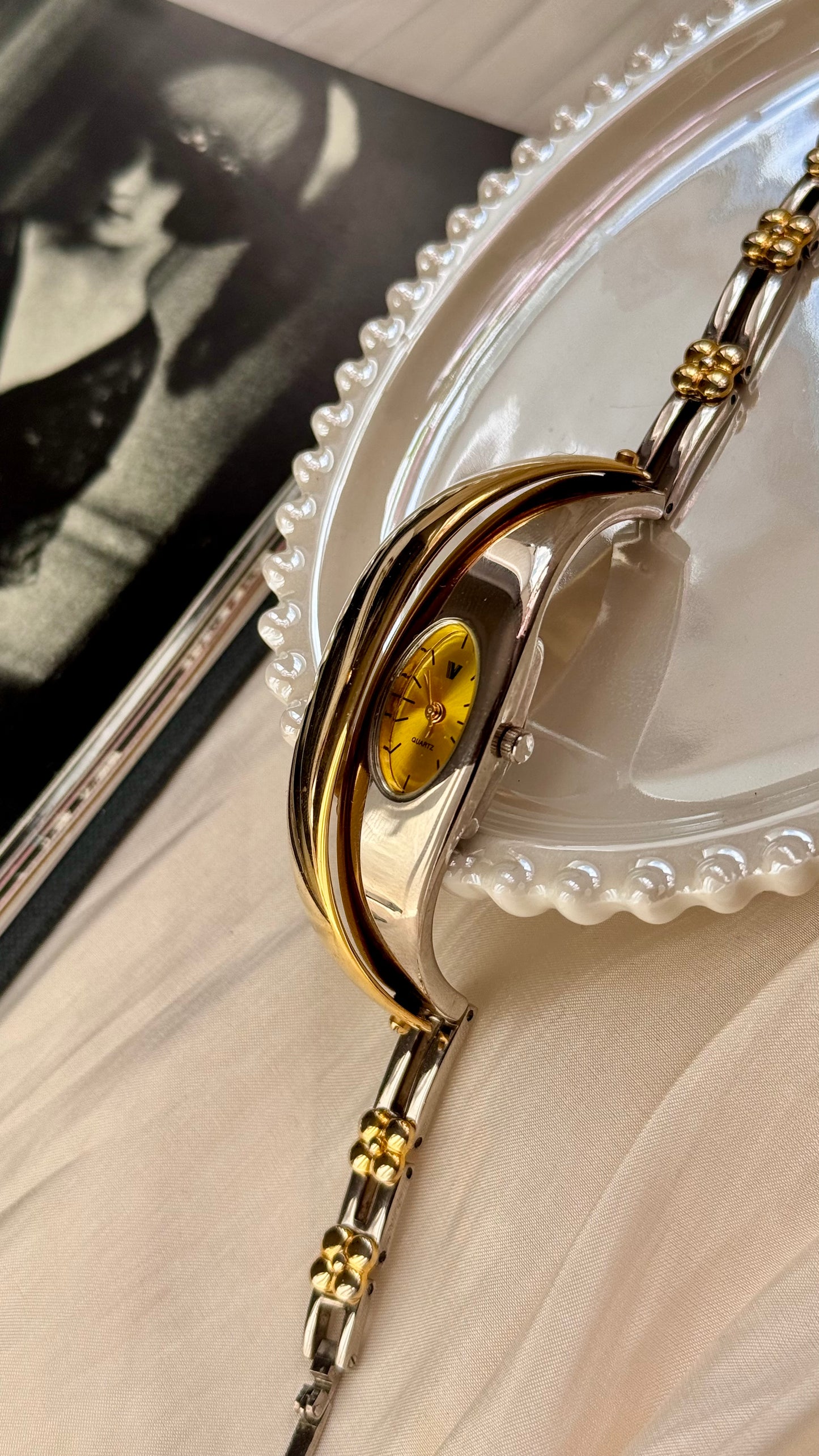 Valentino Peekaboo vintage watch