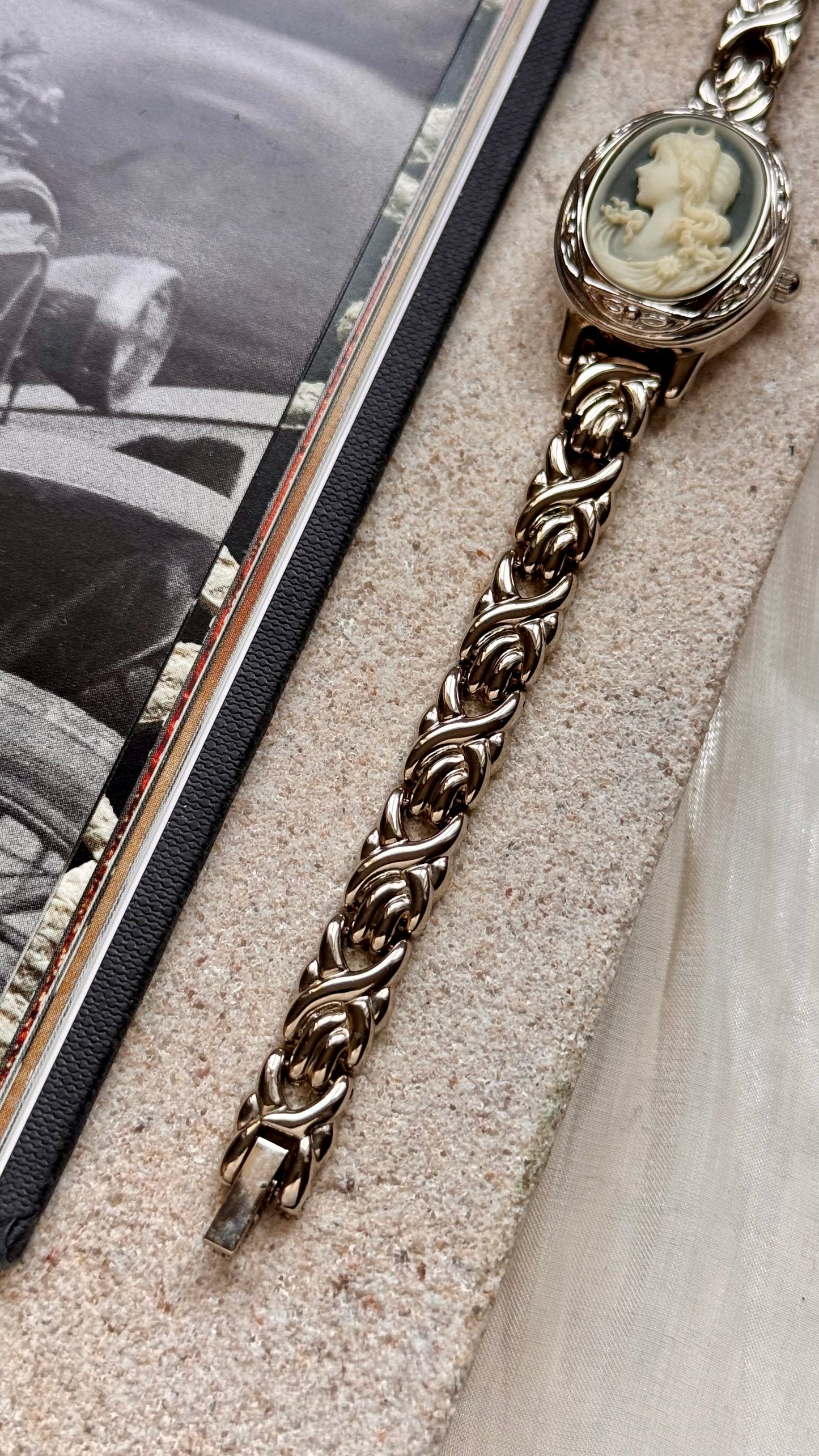 Valentino Michelle Cameo Peekaboo vintage ladies watch