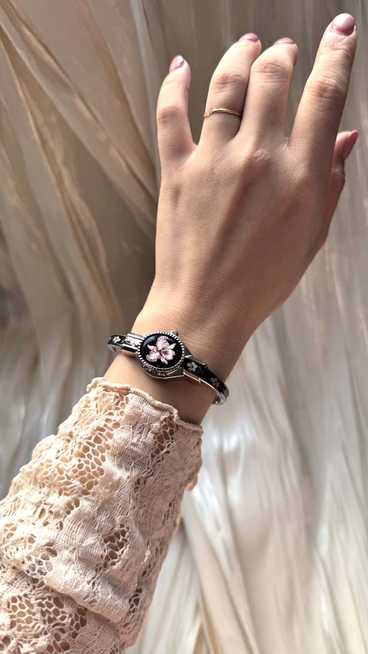 André Mouche Peekaboo vintage watch