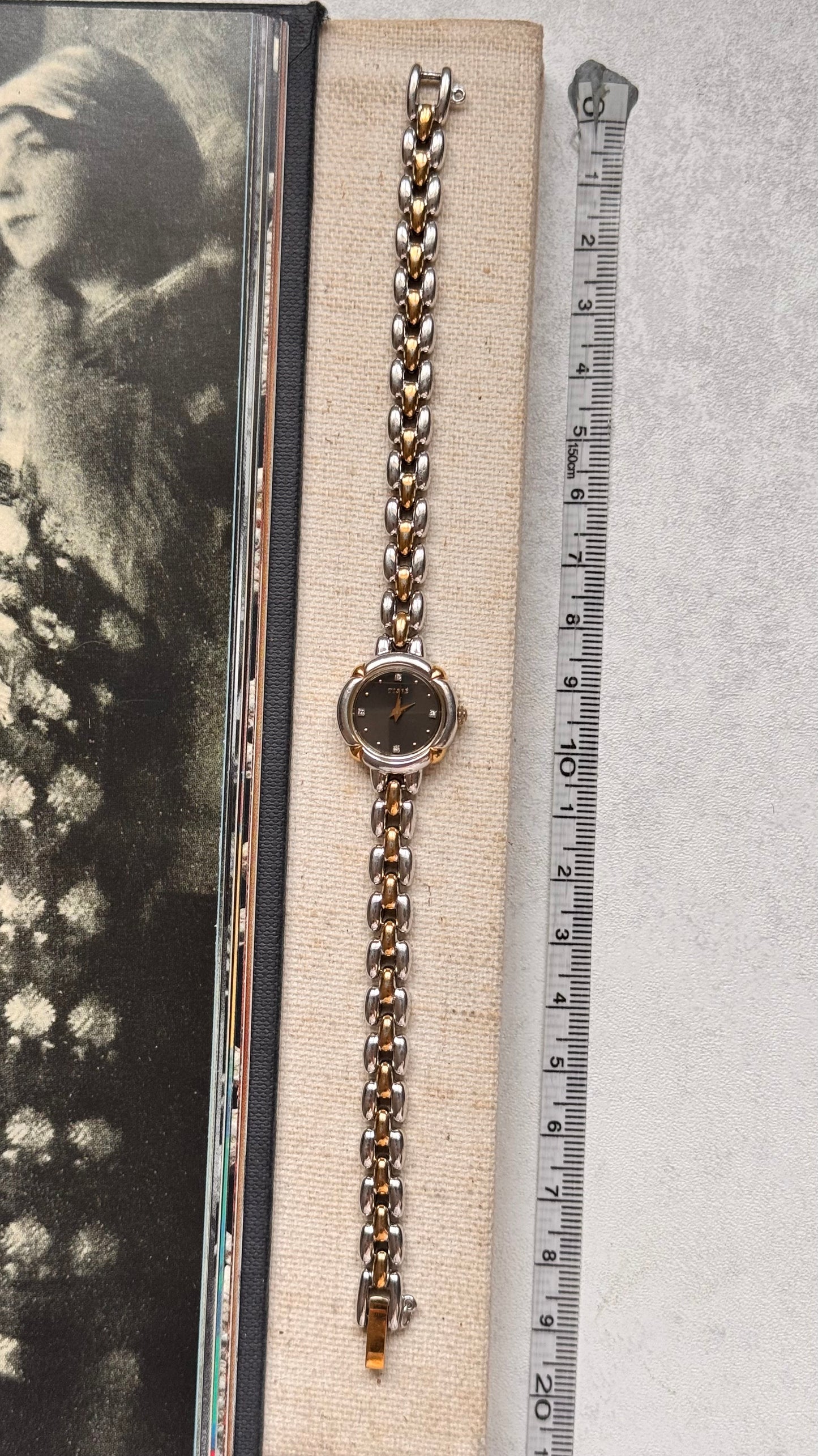 Seiko Tissé vintage watch - natural diamonds