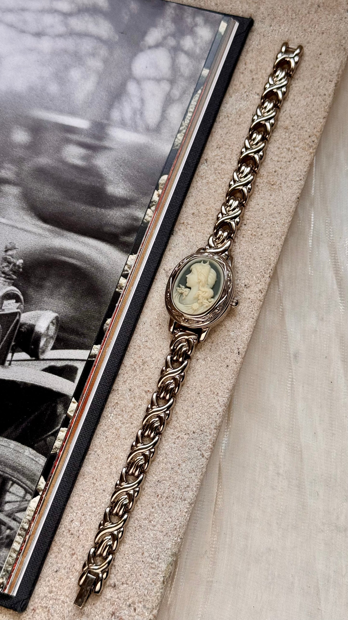 Valentino Michelle Cameo Peekaboo vintage ladies watch
