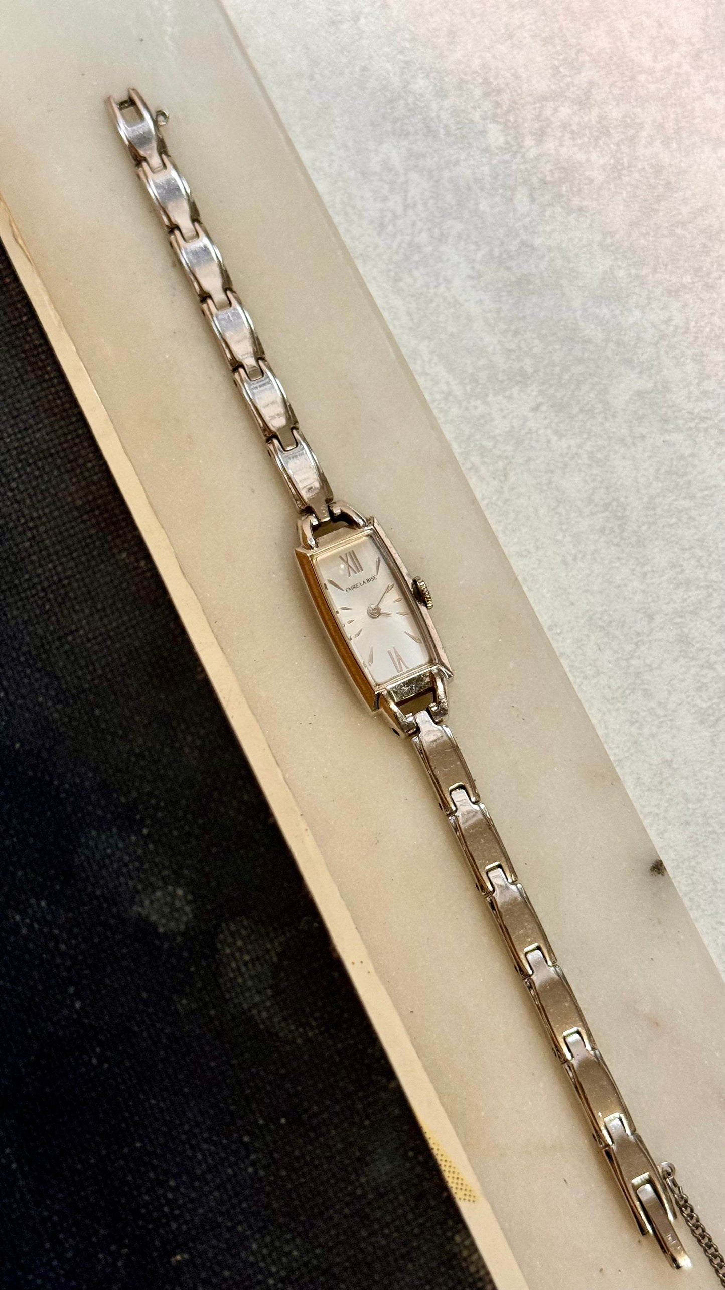 Faire La Bise vintage watch - sterling silver