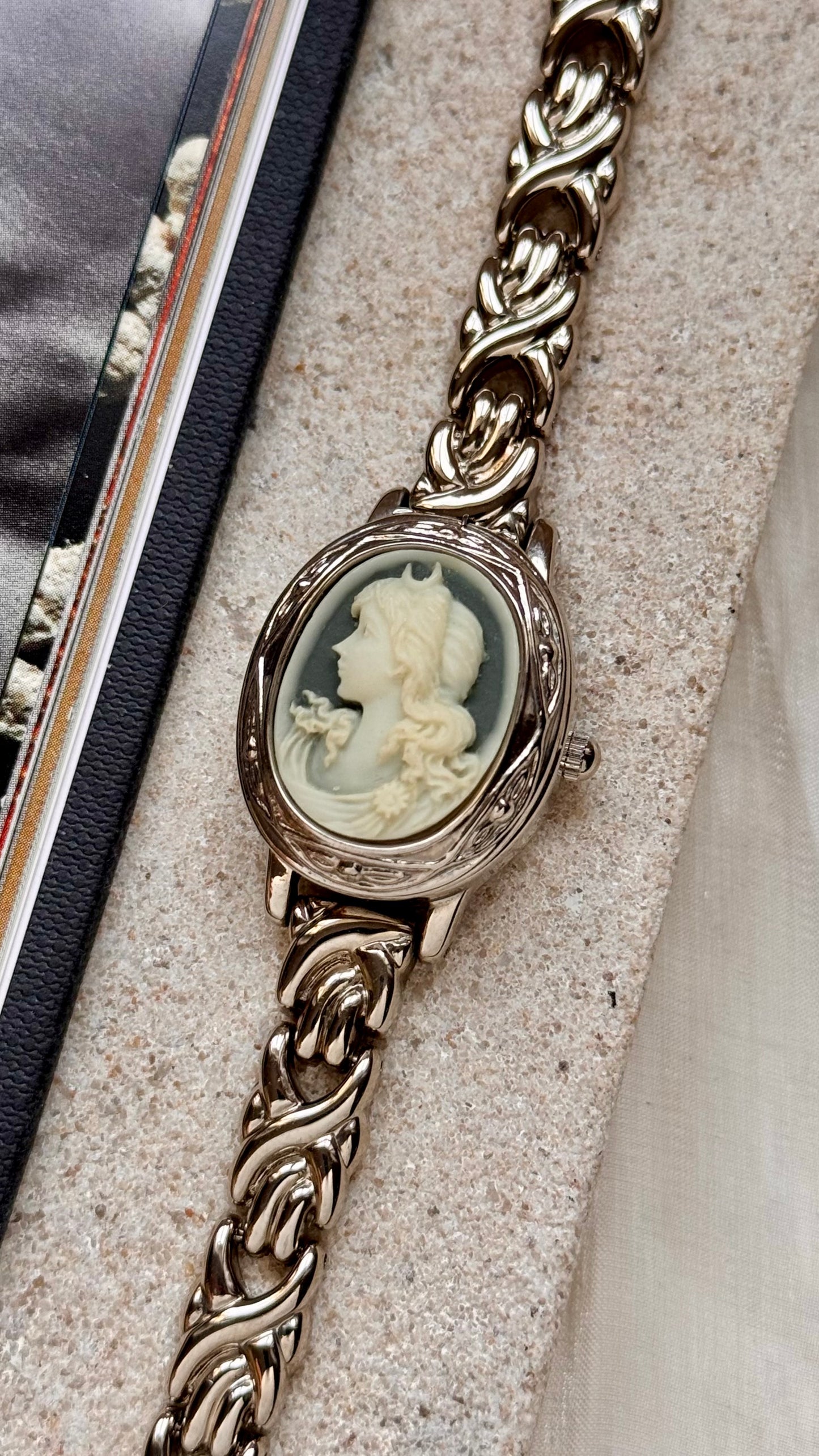 Valentino Michelle Cameo Peekaboo vintage ladies watch