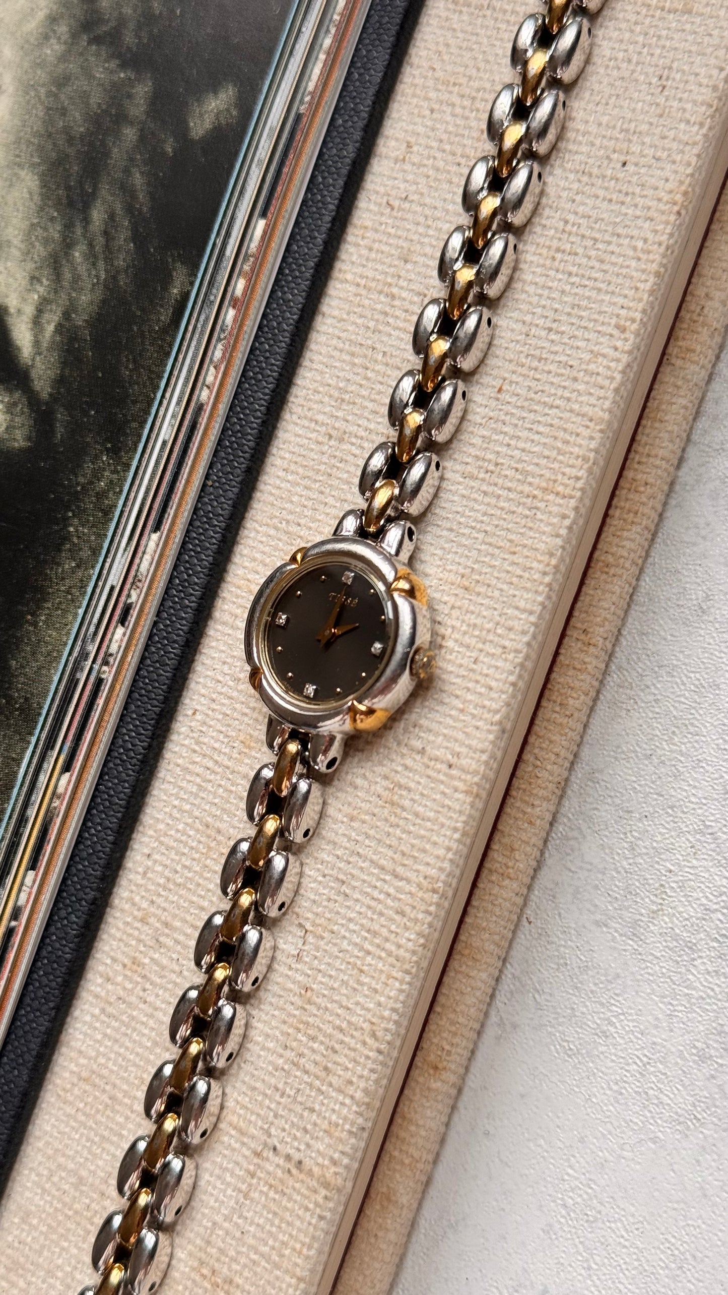 Seiko Tissé vintage watch - natural diamonds