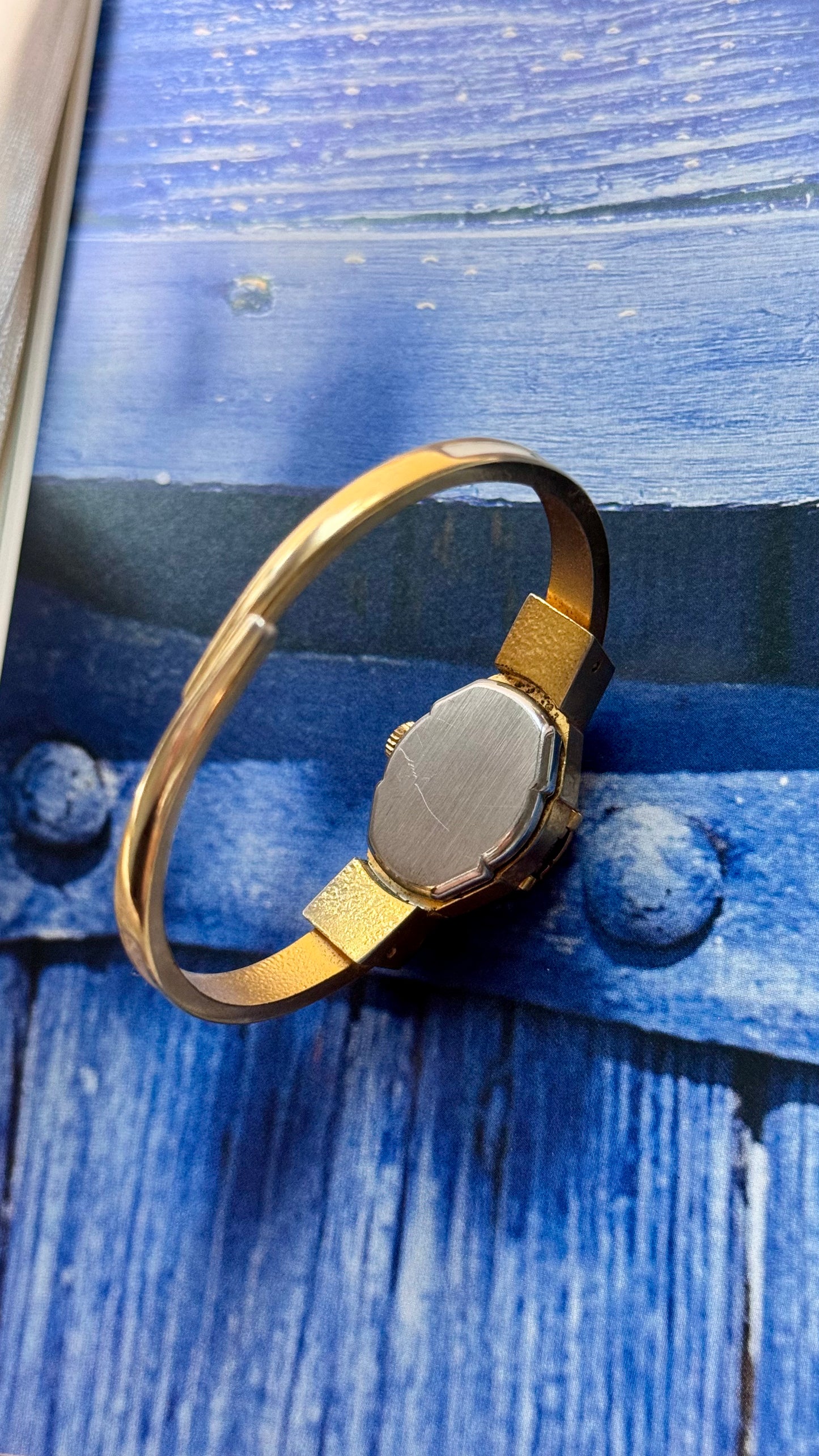 Clovat Peekaboo vintage watch - Manual Wind 17 jewels