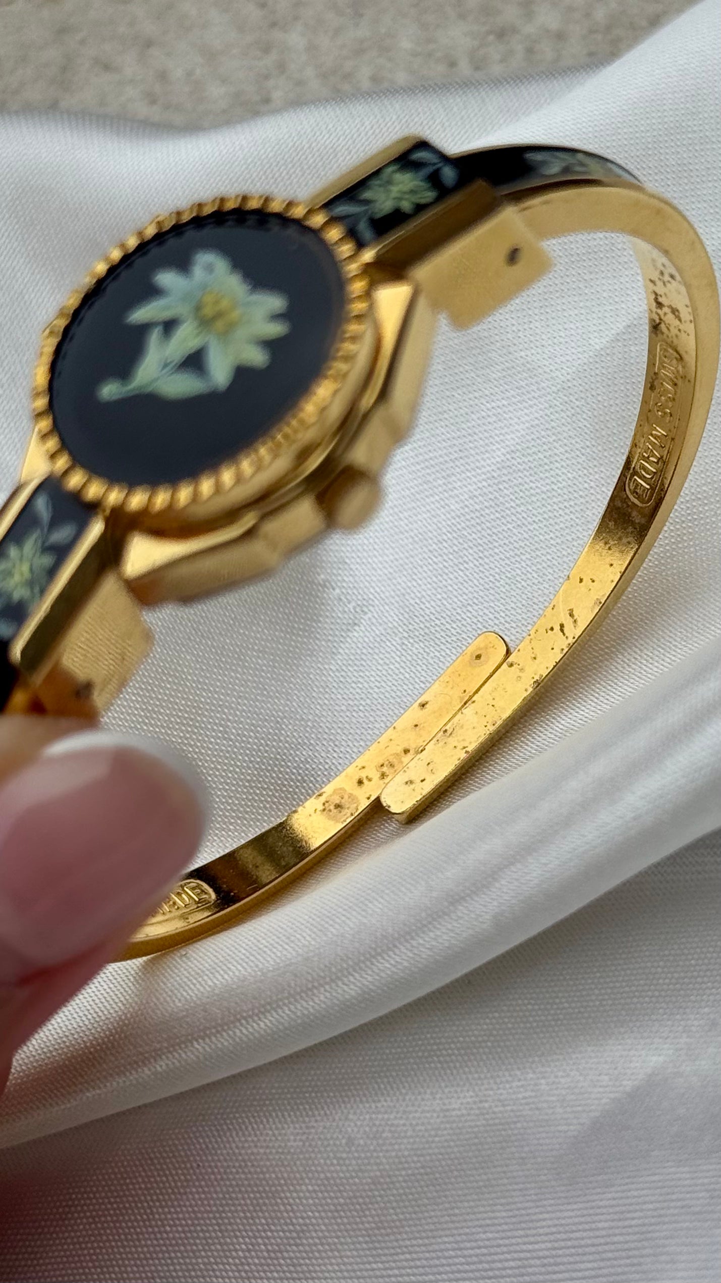 Itraco Peekaboo vintage watch