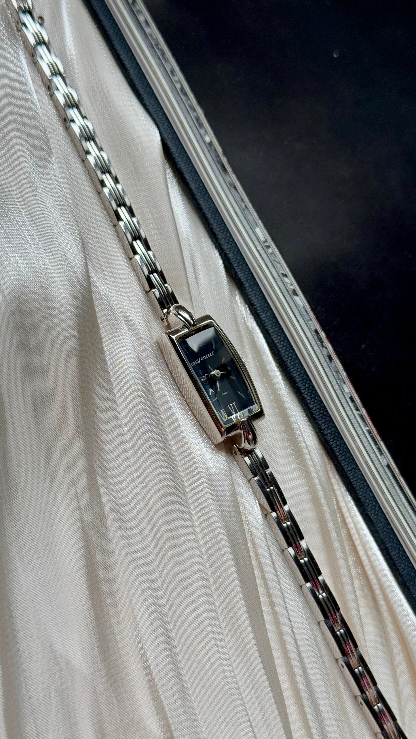 Venerer Paris vintage watch