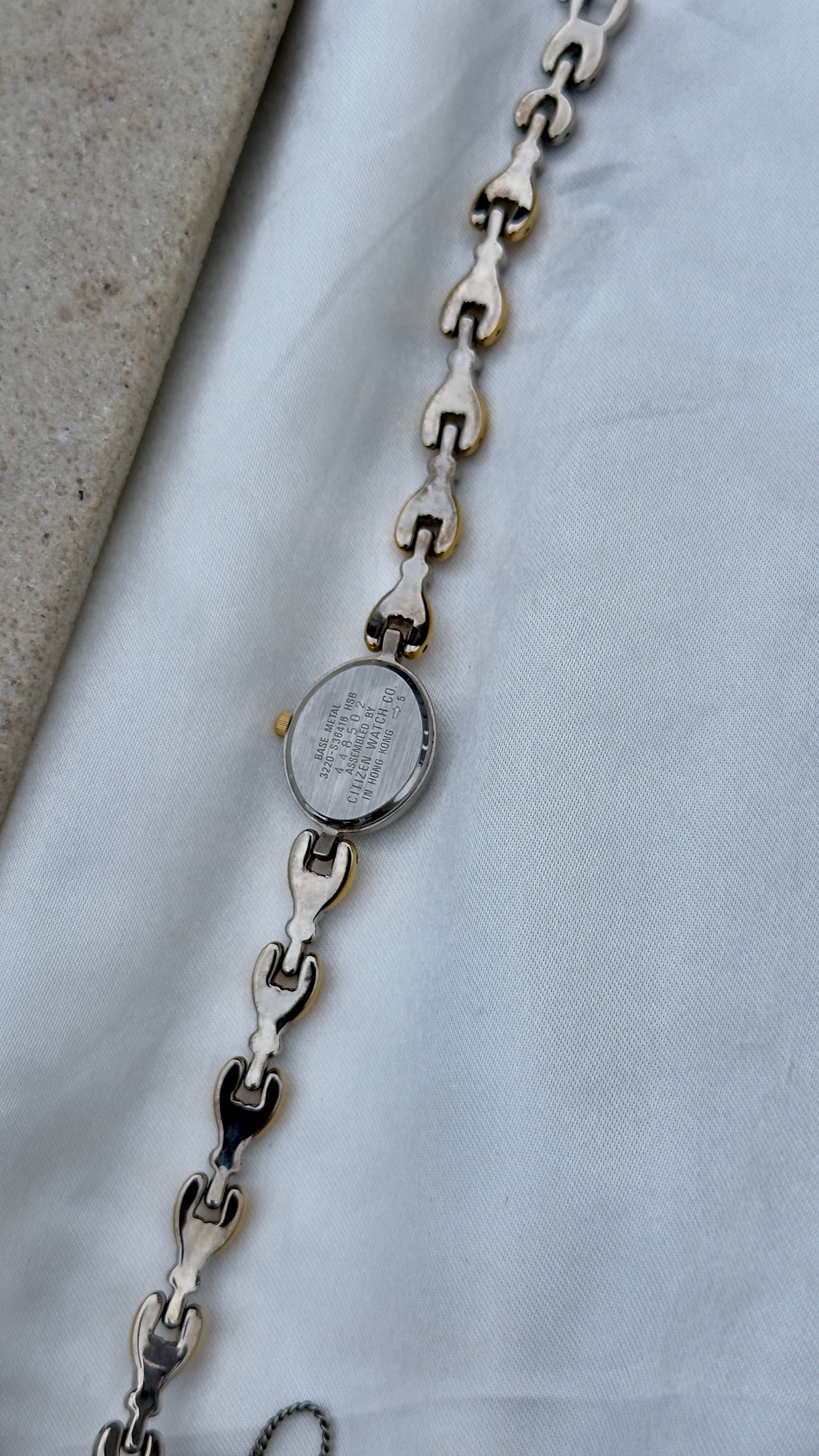 Citizen Fill Vintage Watch 1994 - Oval dial with dainty bracelet