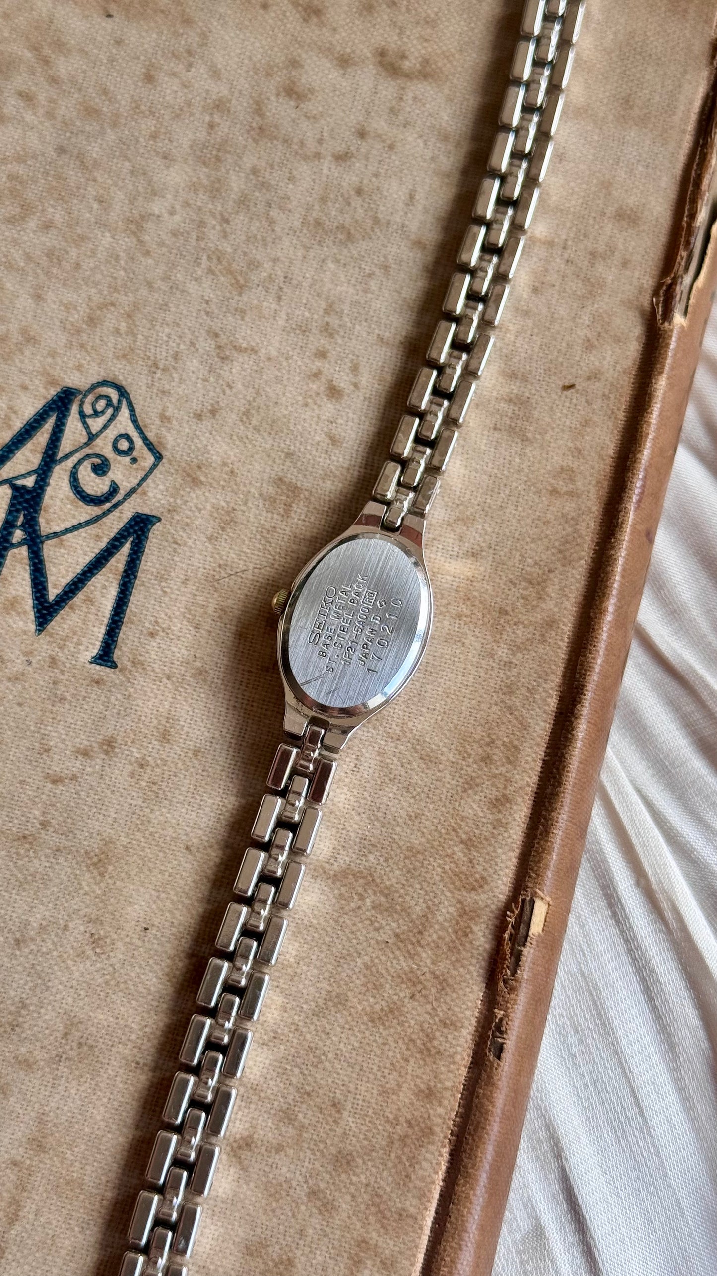 Super rare 1991 Vintage Seiko Tissé Watch - Diamond index