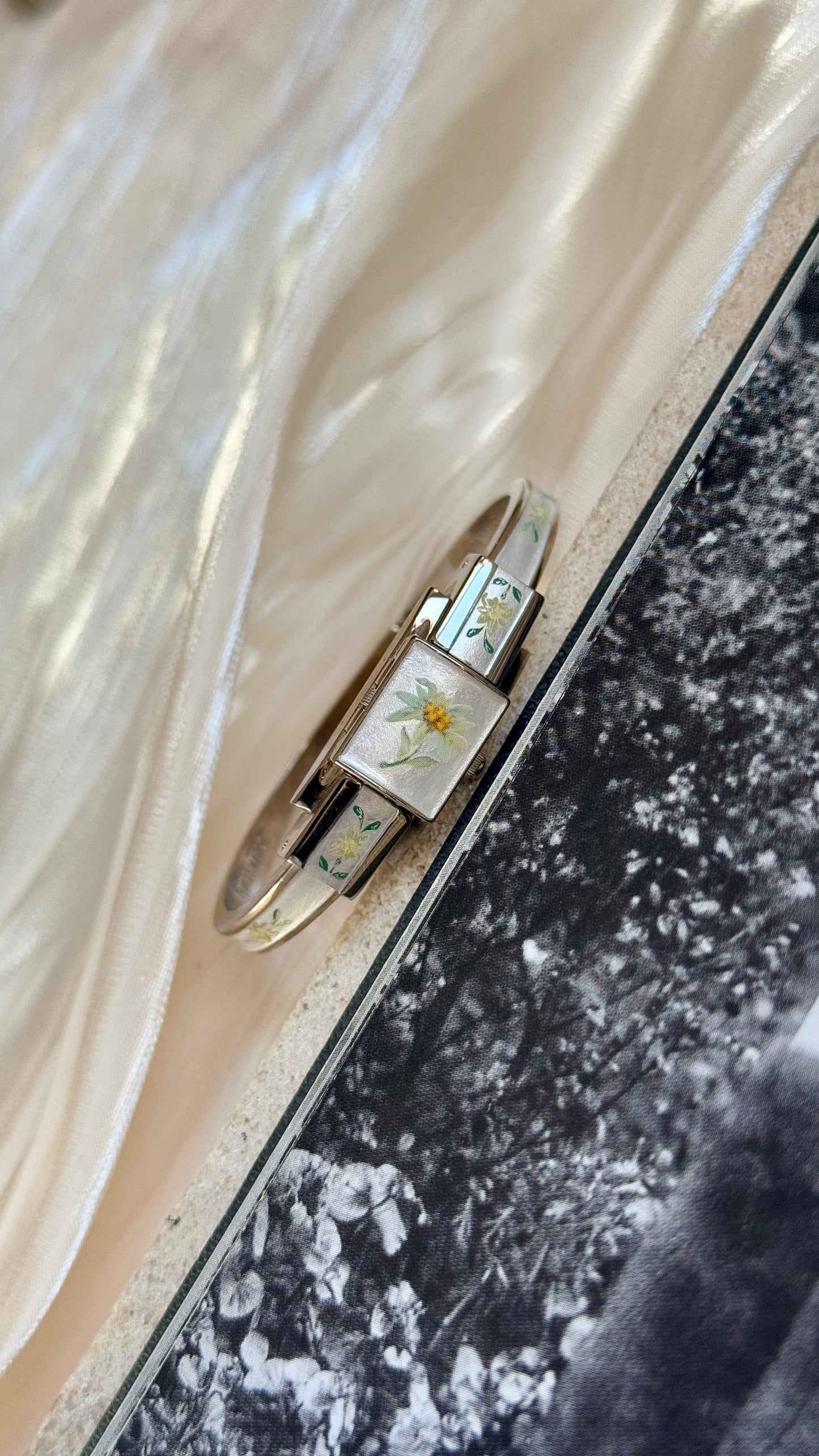 André Mouche Peekaboo vintage watch