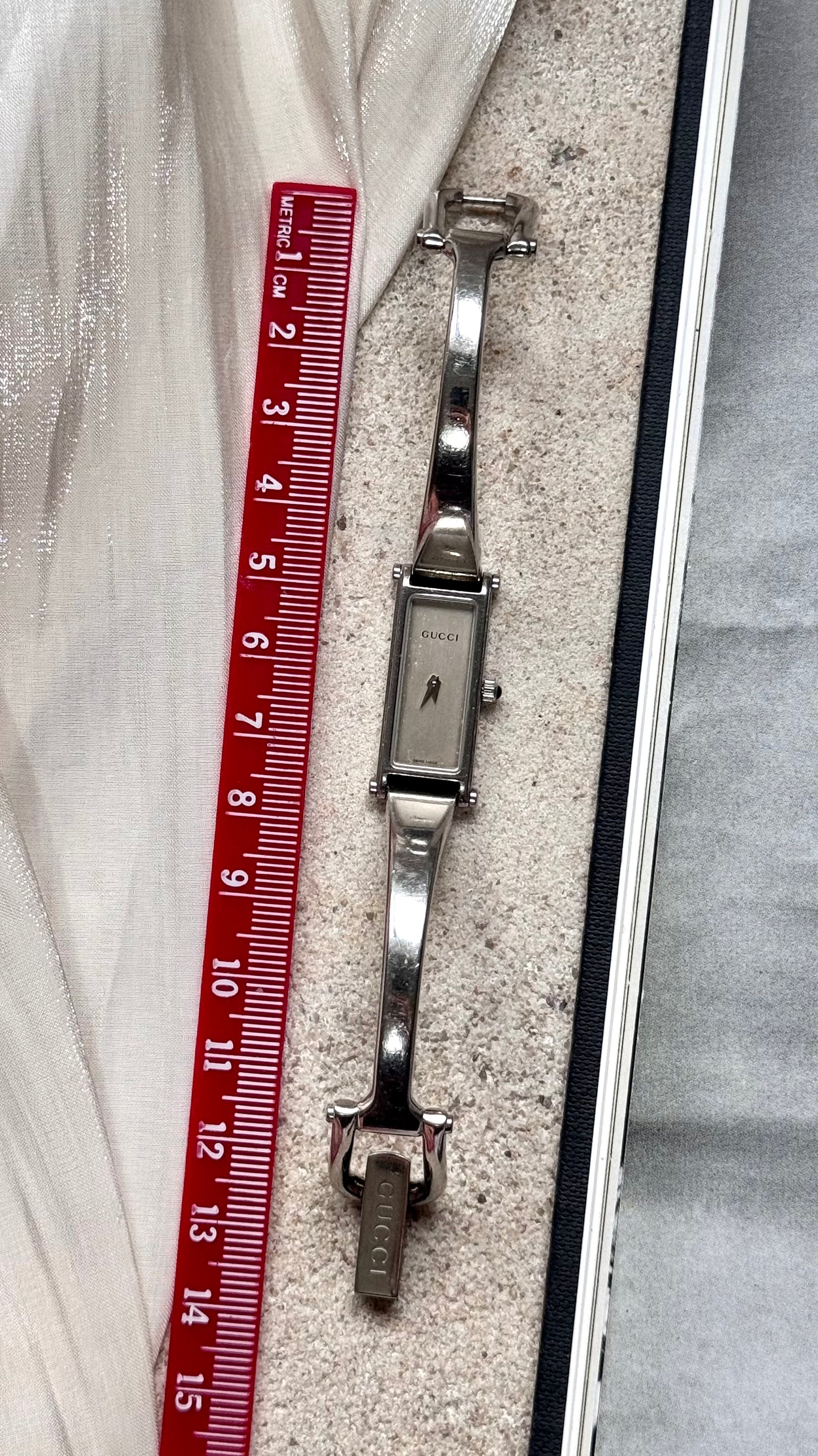 Gucci 1500L vintage watch