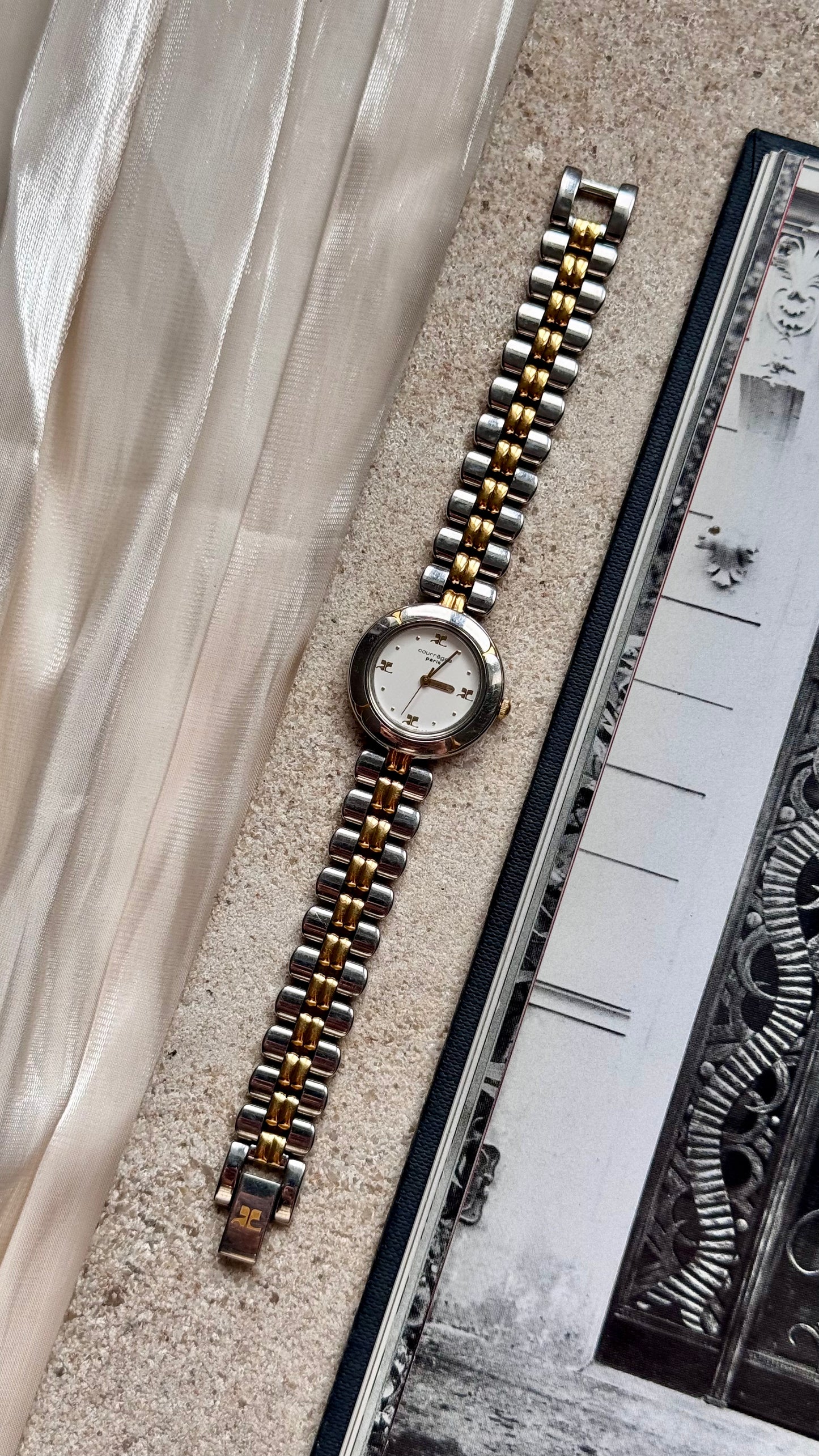 Courrèges vintage watch