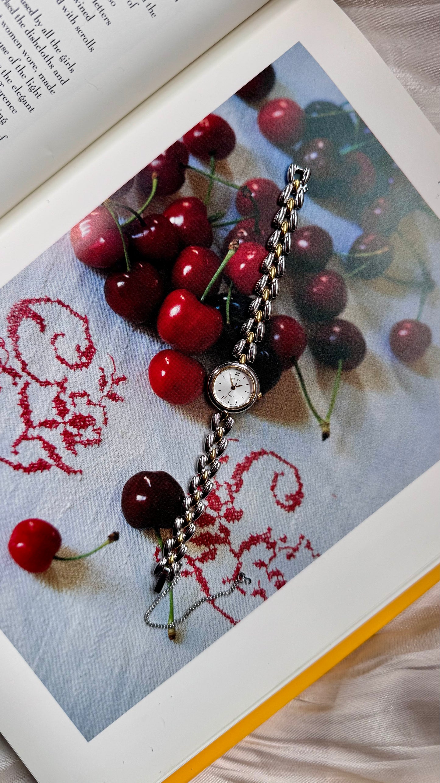 Vintage Seiko Tissé watch 1990 - Near Mint Condition