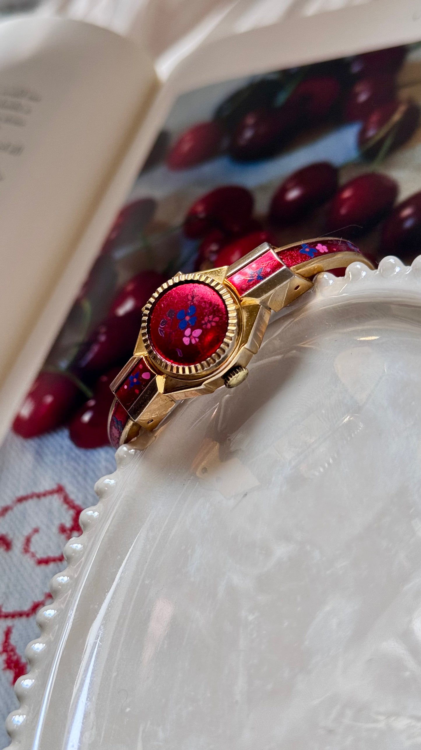 Vintage Kiddy Peekaboo Watch - Manual Wind