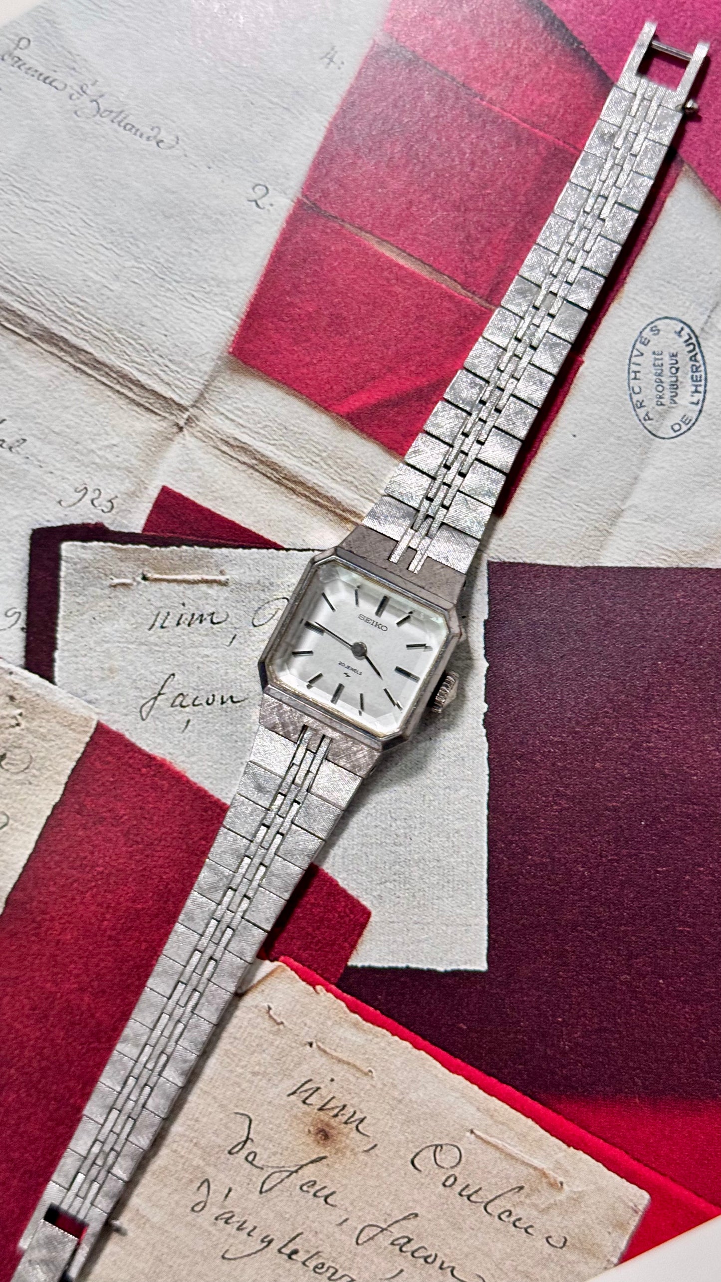 Seiko Silver Tone Vintage Watch Collection - Clean Girl Aesthetic