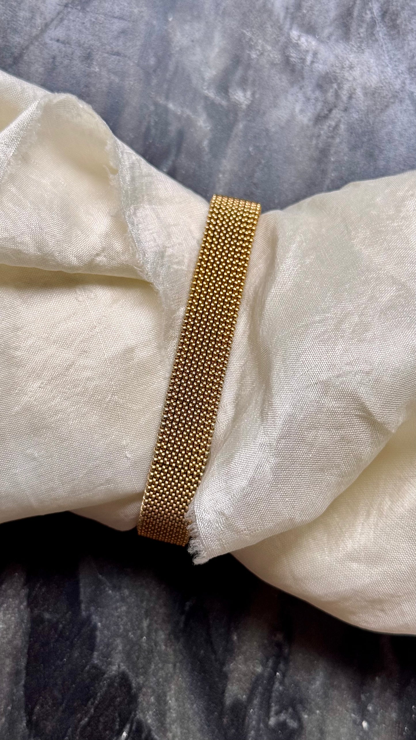 Super Rare Citizen 1990s Vintage Watch - Gold Plated - Stretchy Bracelet