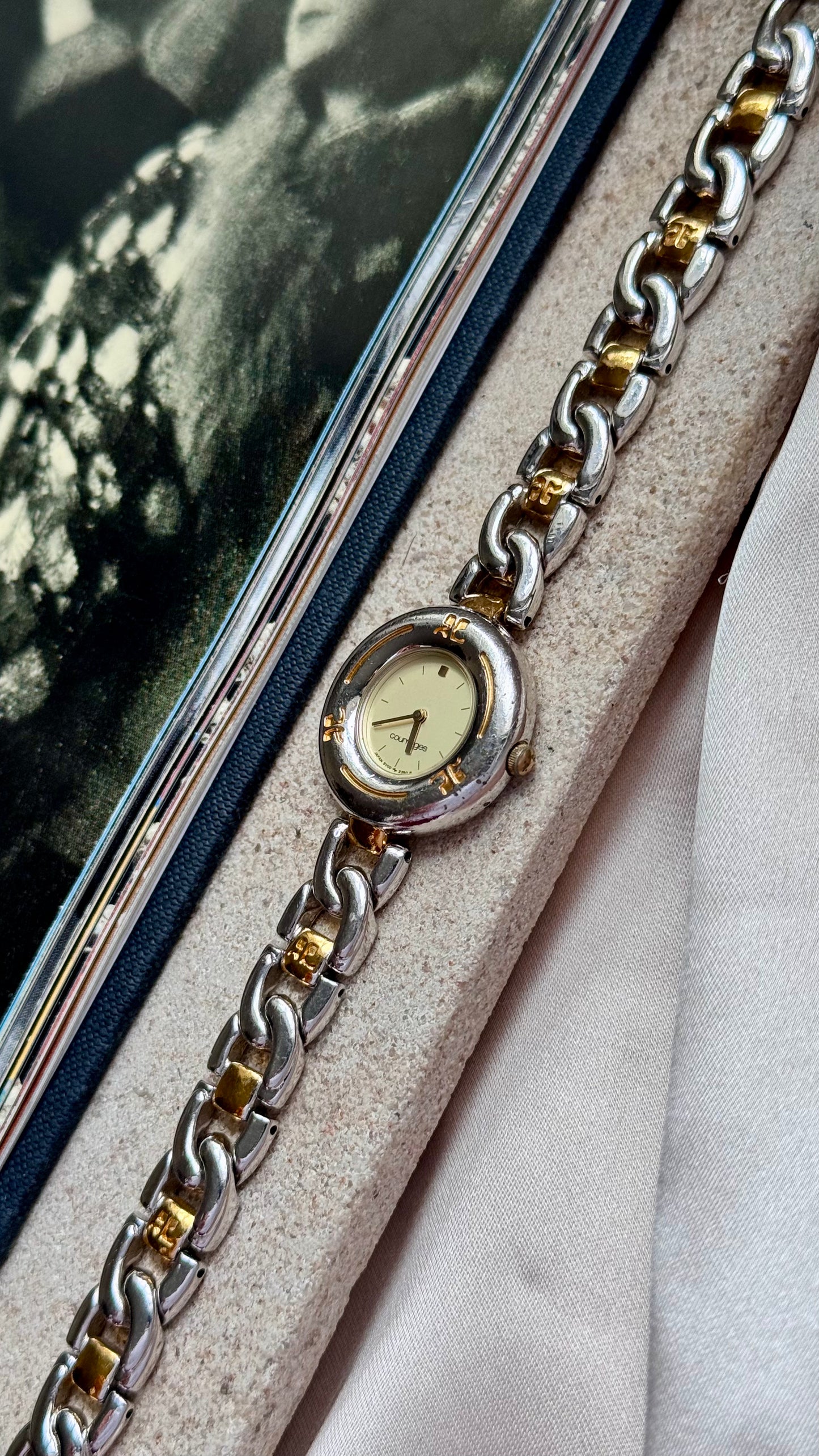 Courrèges vintage watch