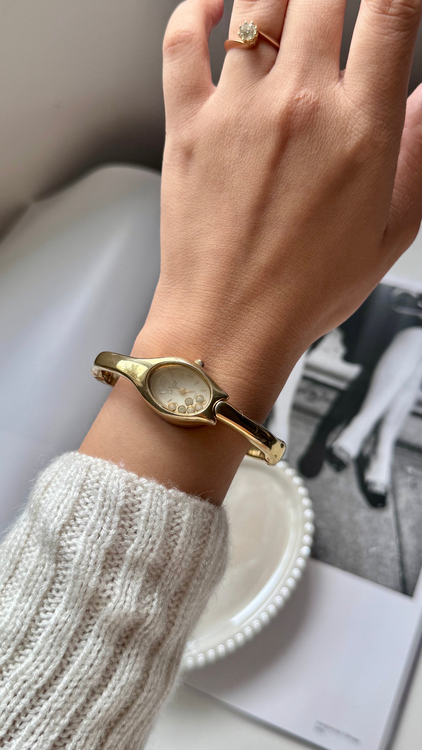 Fast vintage watch - bangle peek-a-boo style with floating crystals