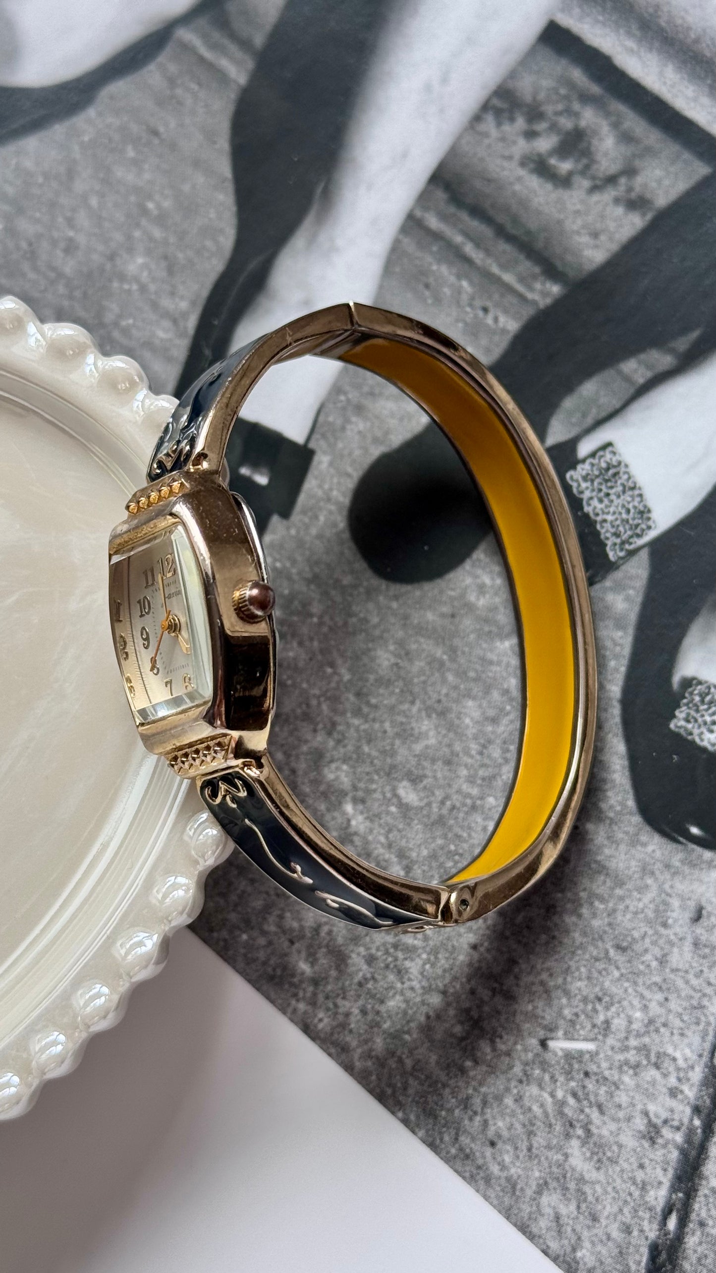 Jaxis Citizen bangle vintage watch