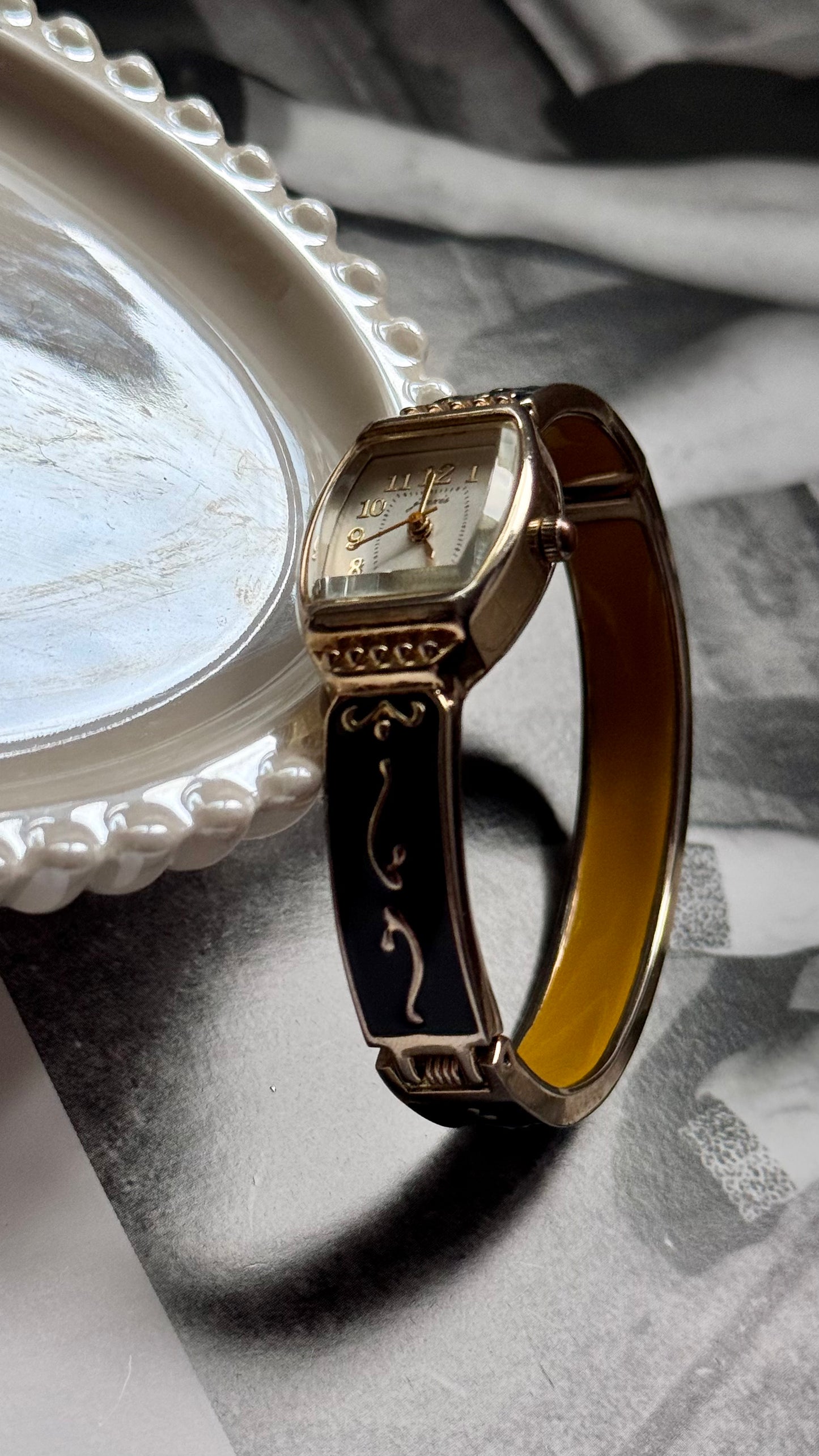 Jaxis Citizen bangle vintage watch