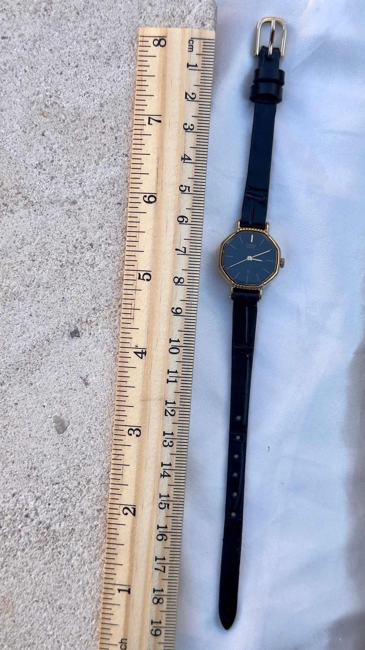 Citizen CQ Vintage Watch 1981 - Near mint - Bespoke leather