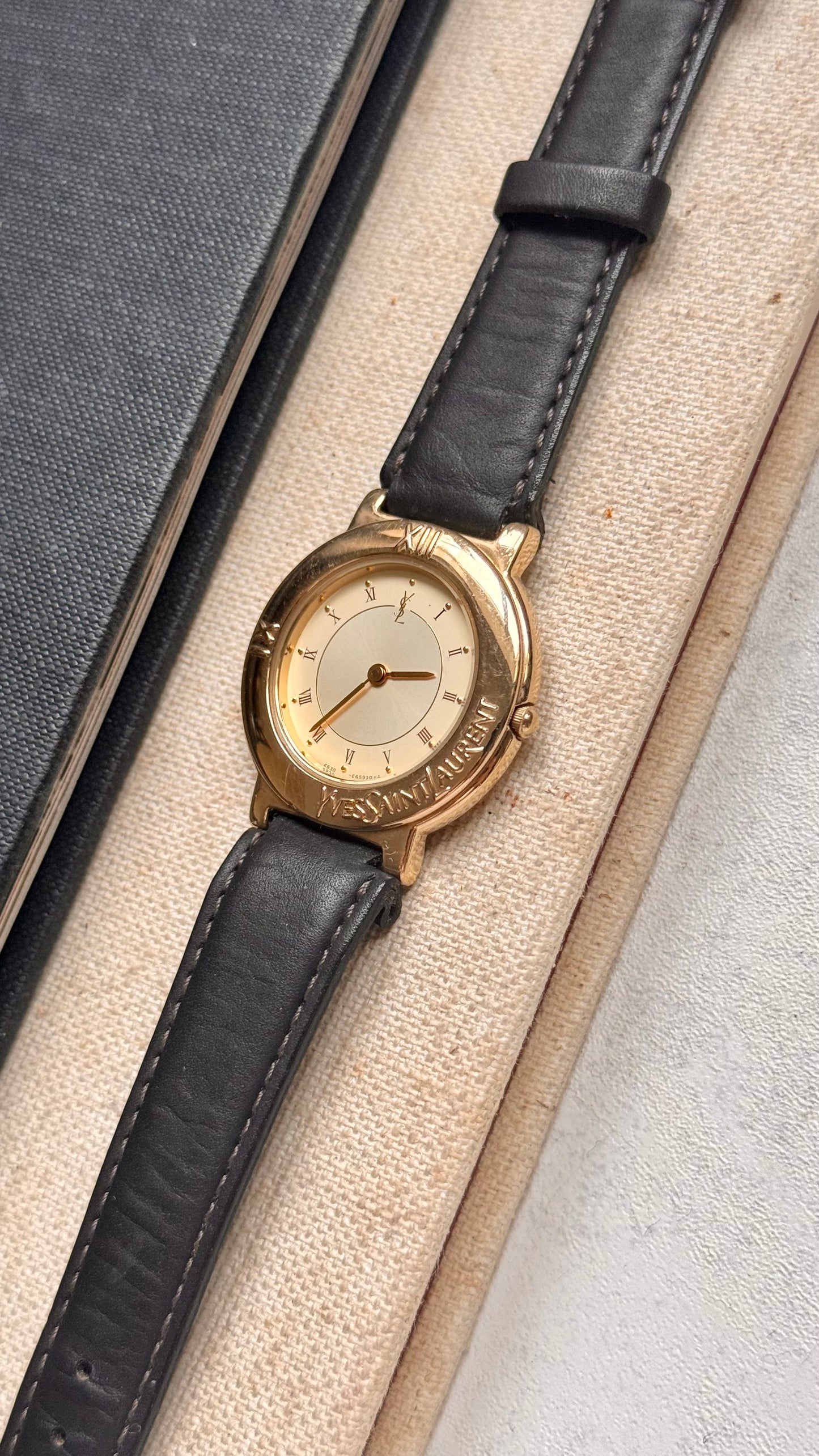 Yves Saint Laurent vintage watch (YSL)