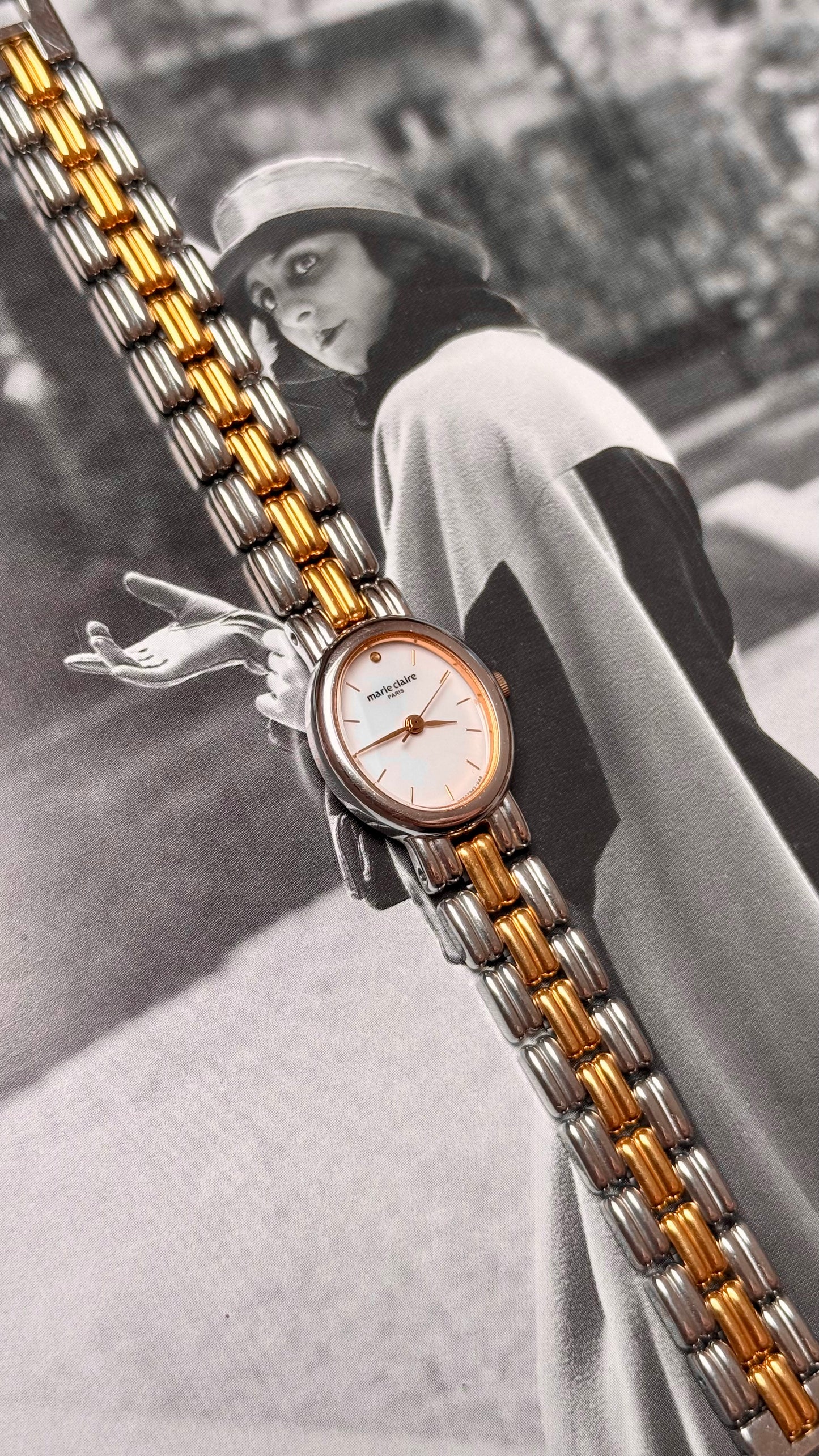 Classic Oval Marie Claire Paris vintage watch - Near Mint