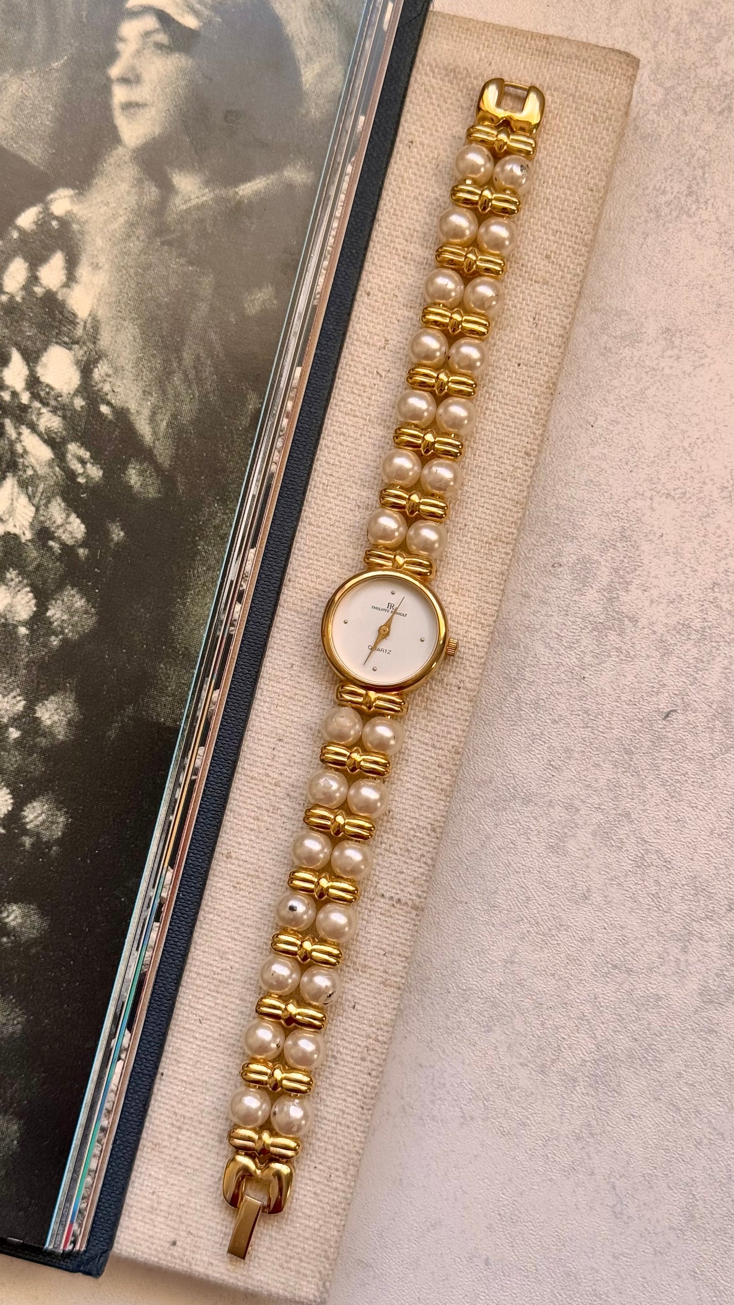 Philippe Renault vintage watch - faux pearl bracelet