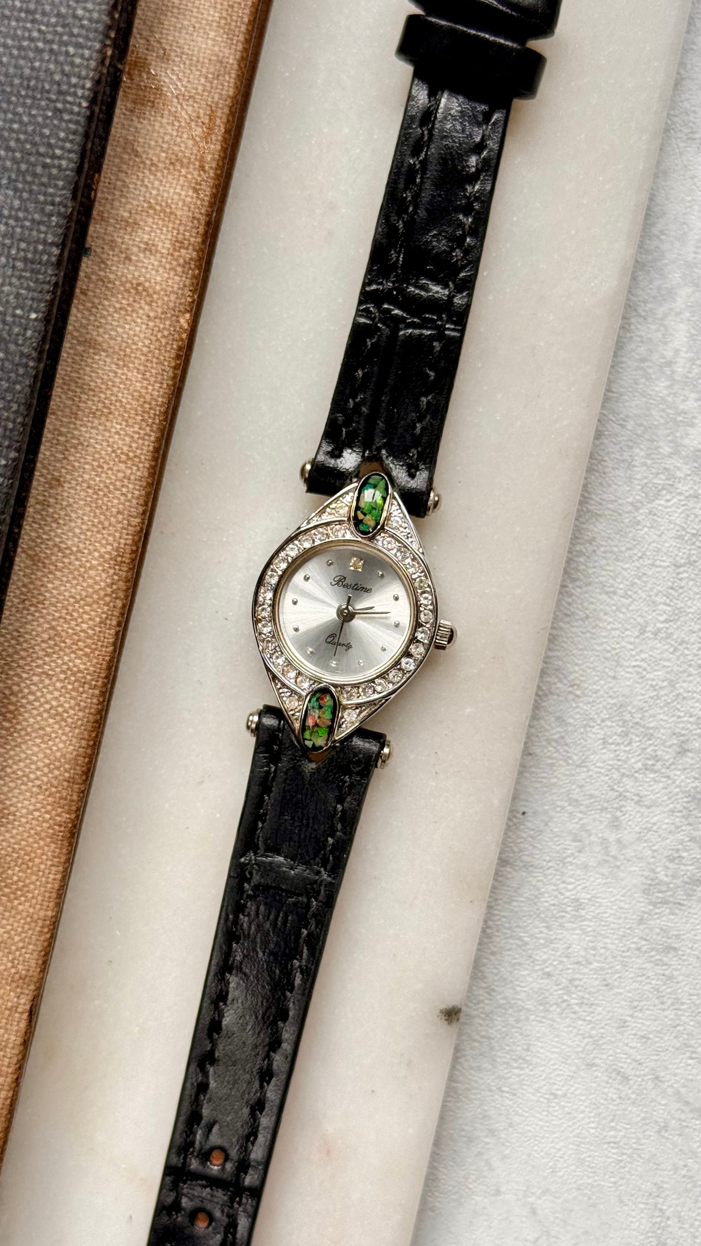 Bestime vintage watch - genuine opal