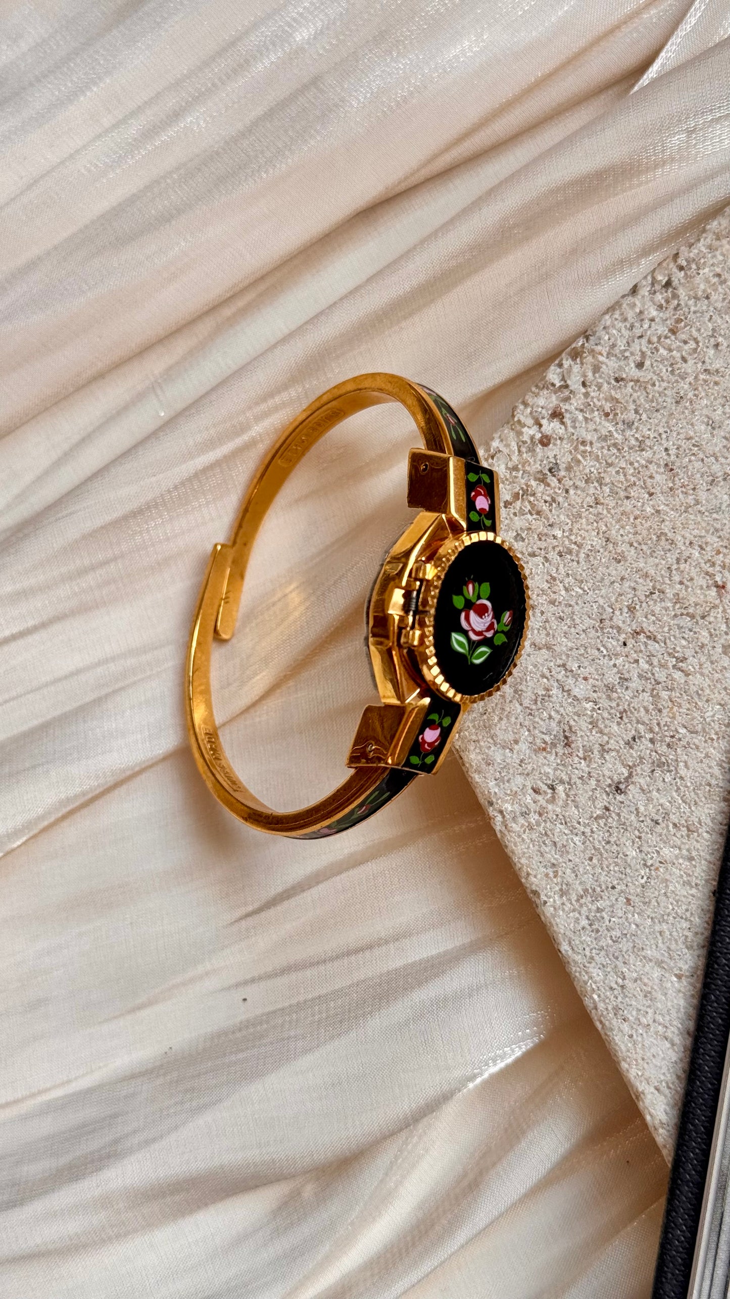 Clovat Peekaboo vintage watch