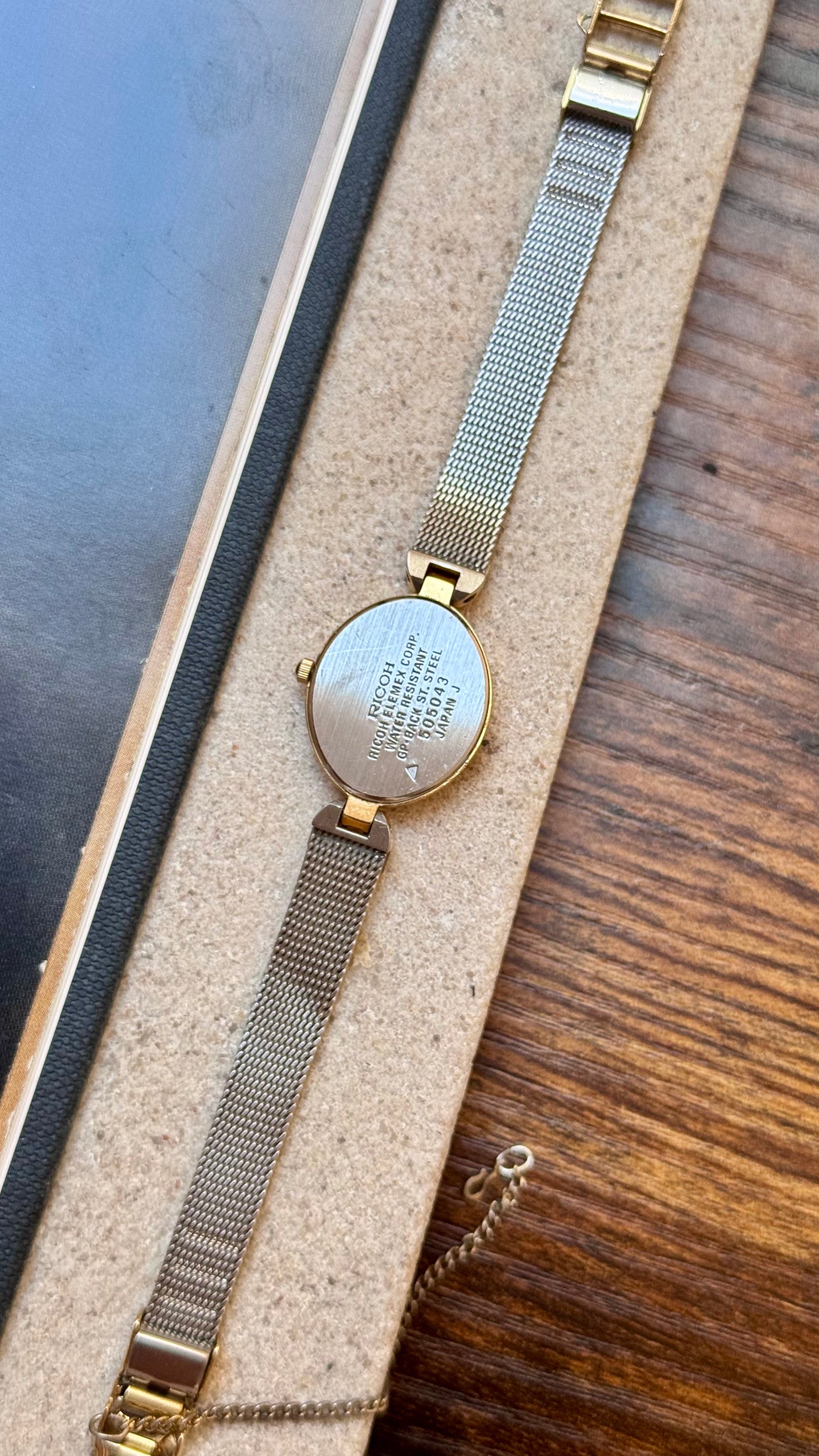 Château - Ricoh Vintage Watch 1990s, gold plated