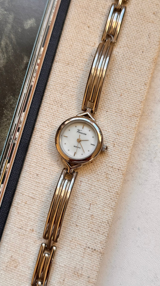 Vanesia vintage watch