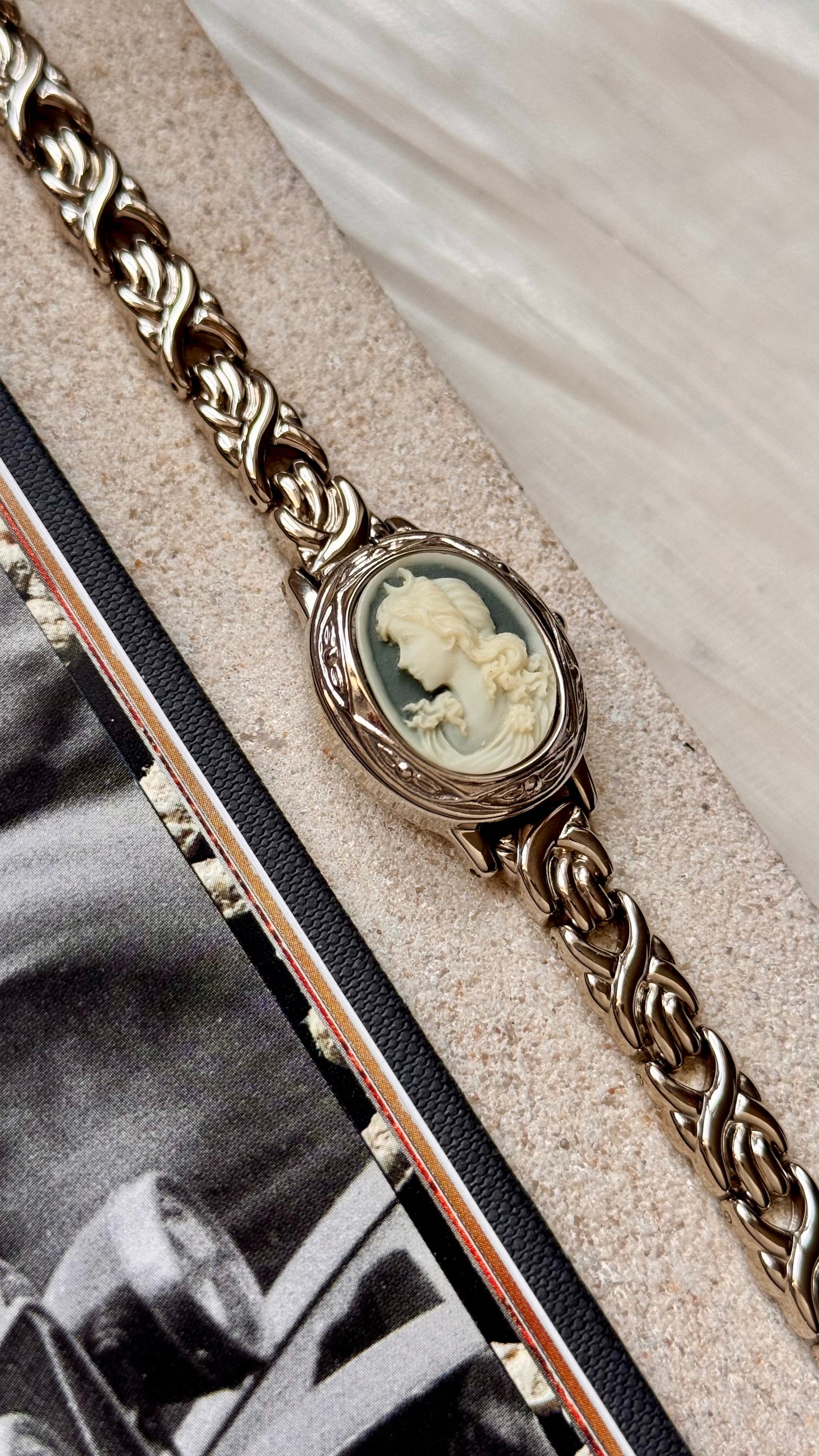 Valentino Michelle Cameo Peekaboo vintage ladies watch