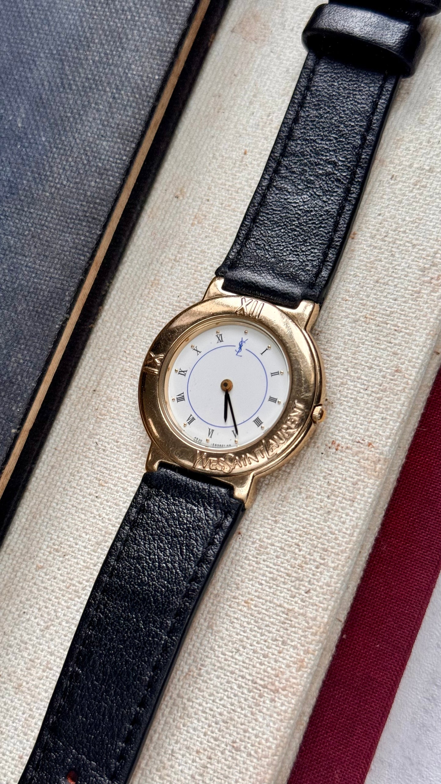 Yves Saint Laurent vintage watch (YSL)