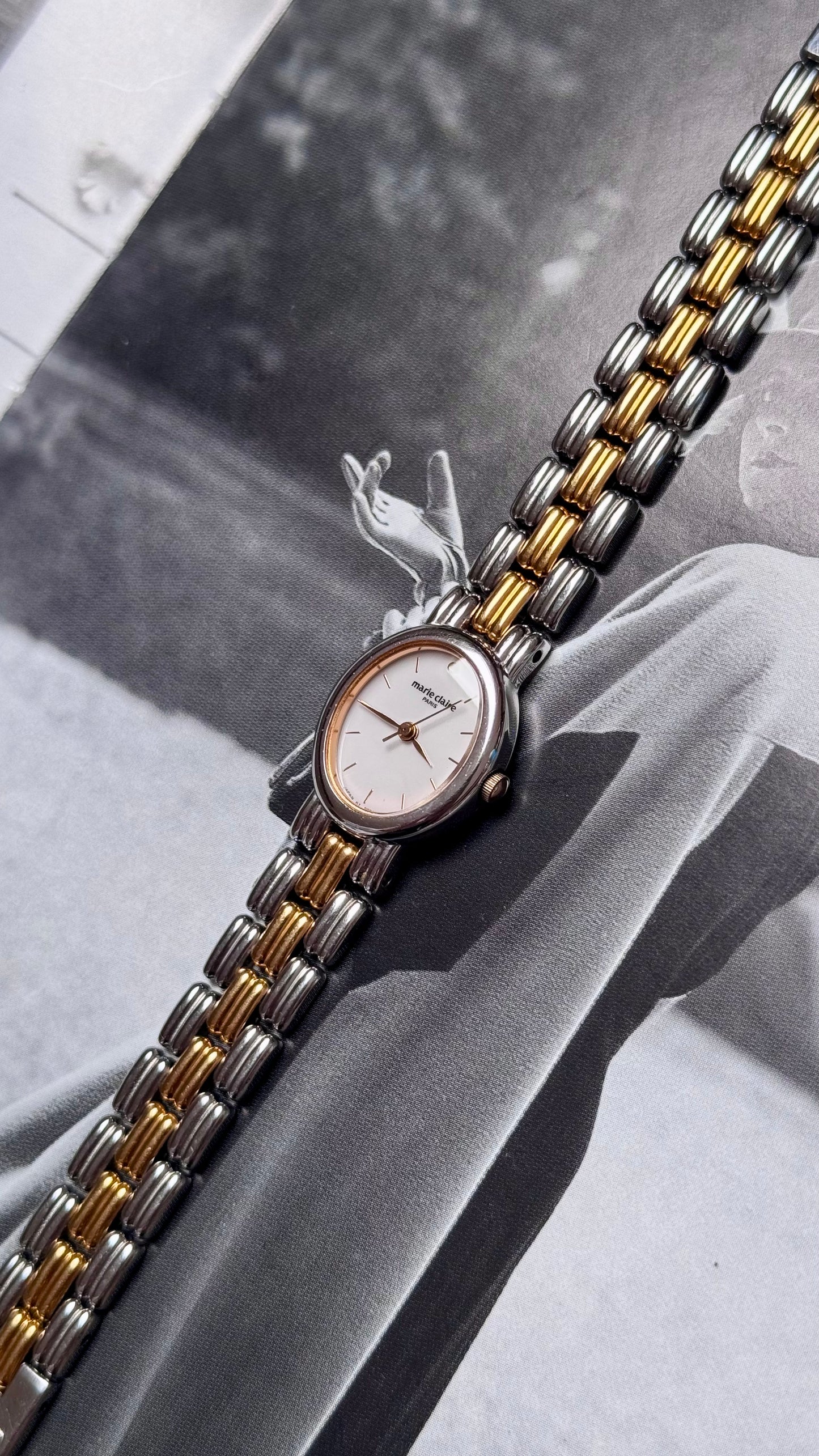 Classic Oval Marie Claire Paris vintage watch - Near Mint
