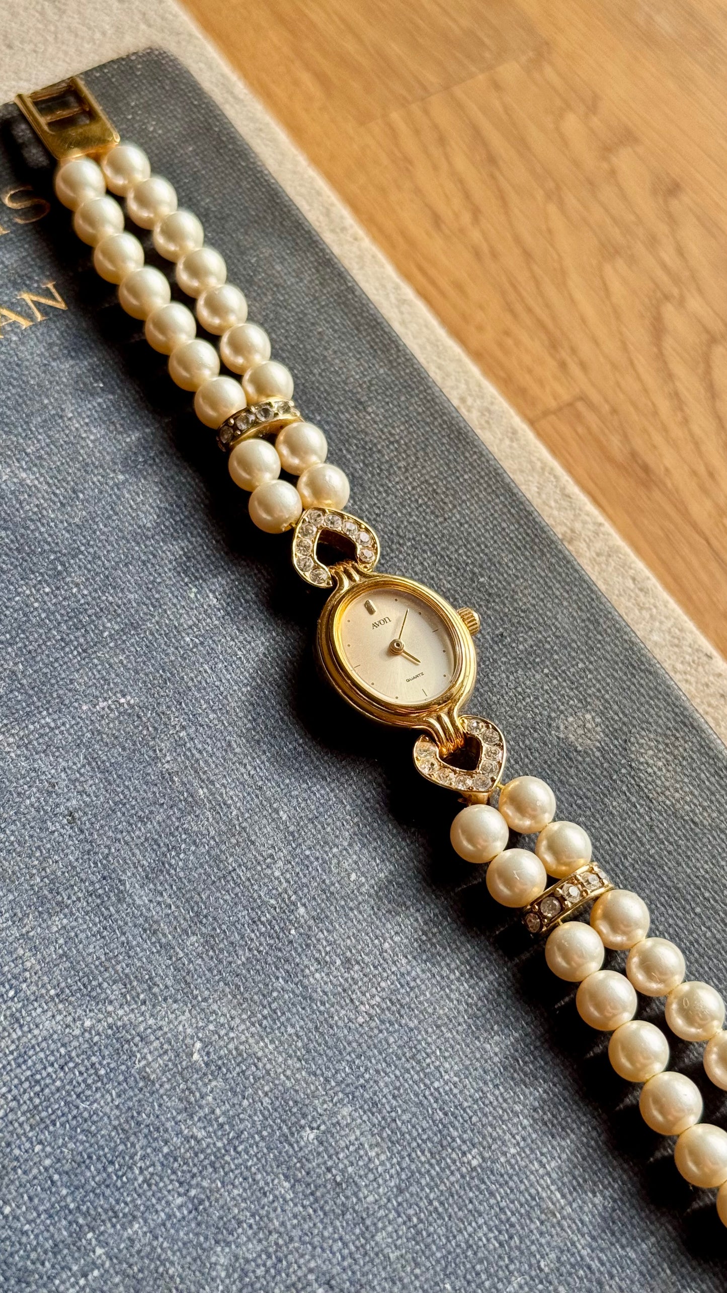 Avon vintage watch - faux pearl bracelet