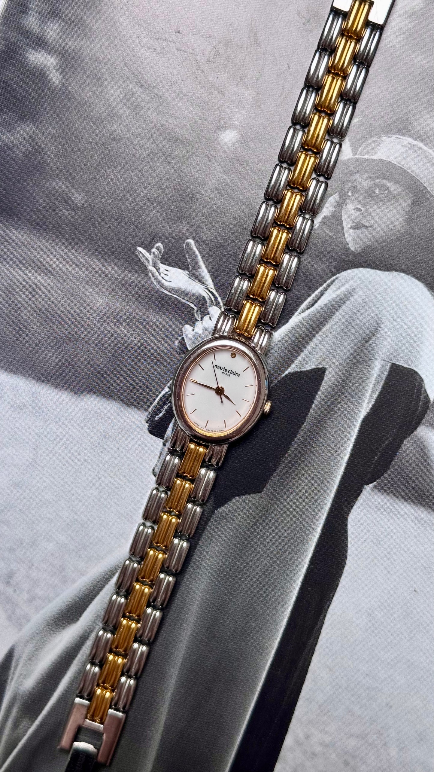 Classic Oval Marie Claire Paris vintage watch - Near Mint