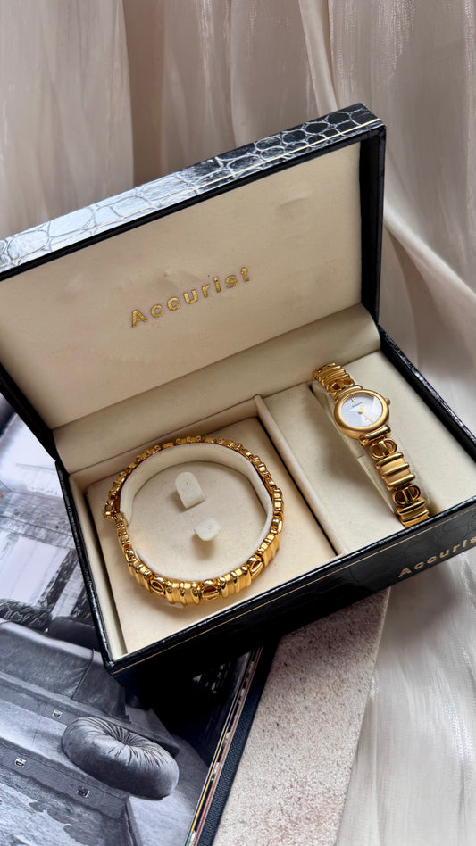 Accurist vintage watch with bracelet - boxed