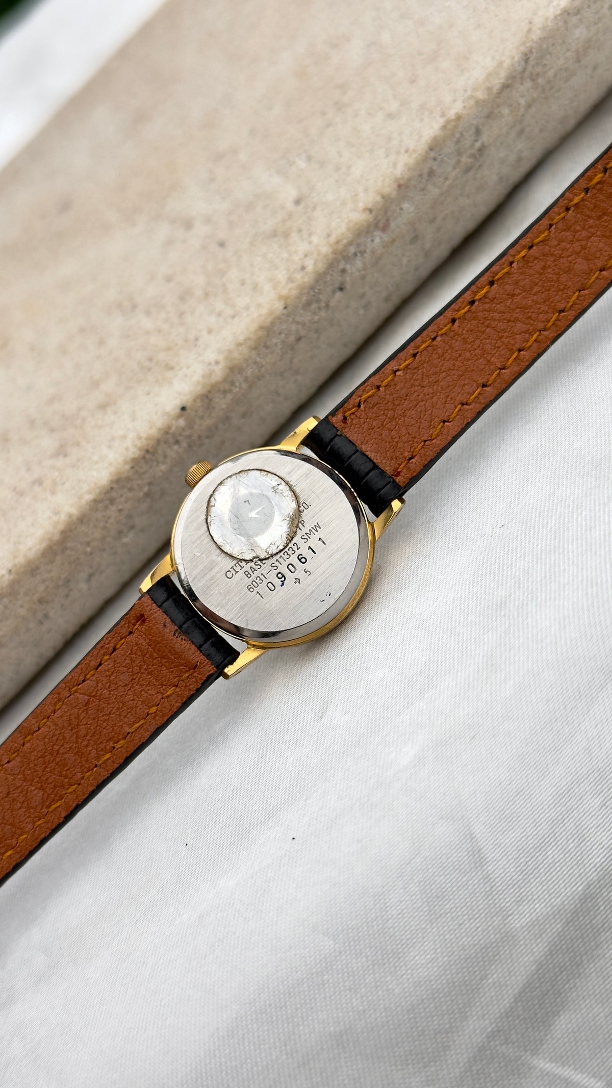 Citizen CQ Vintage Watch 1981 - Bespoke leather