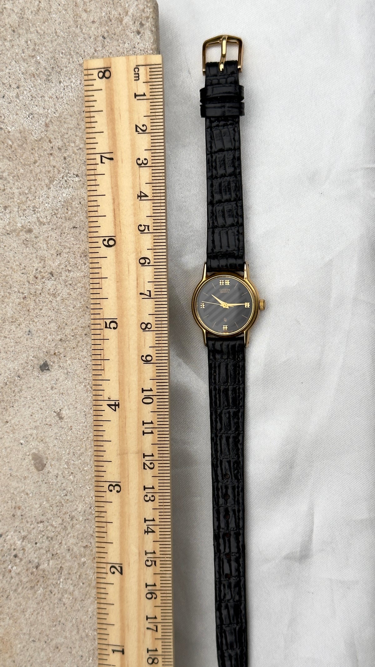 Citizen CQ Vintage Watch 1981 - Bespoke leather