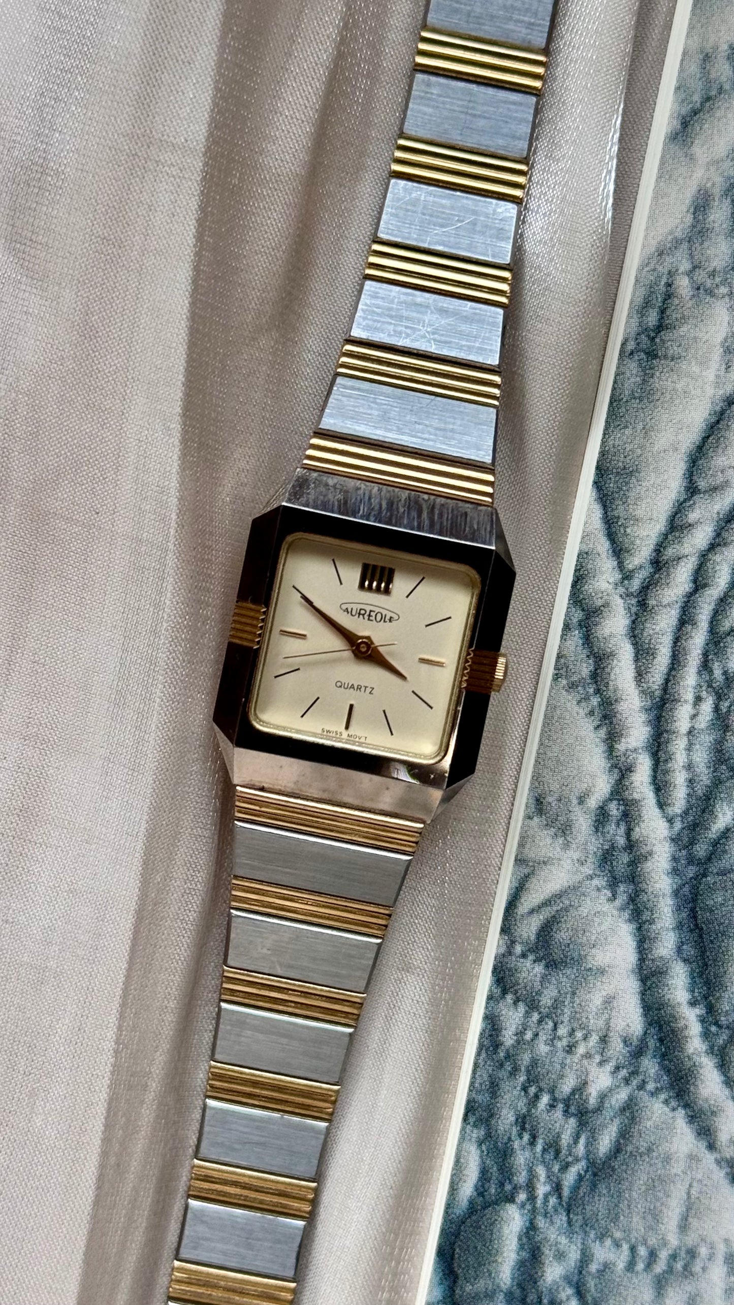 Vintage Aureole Watch 1990s