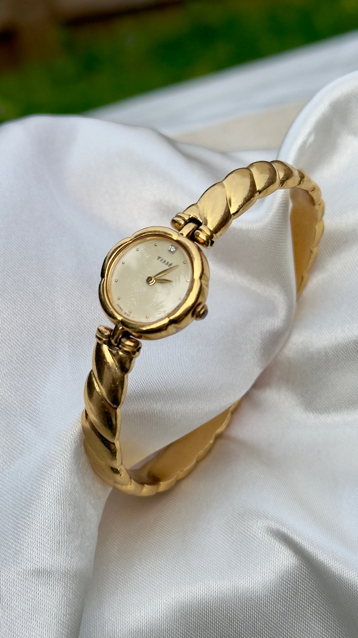 Super Rare Seiko Tissé Flower Case Bangle Watch 1991