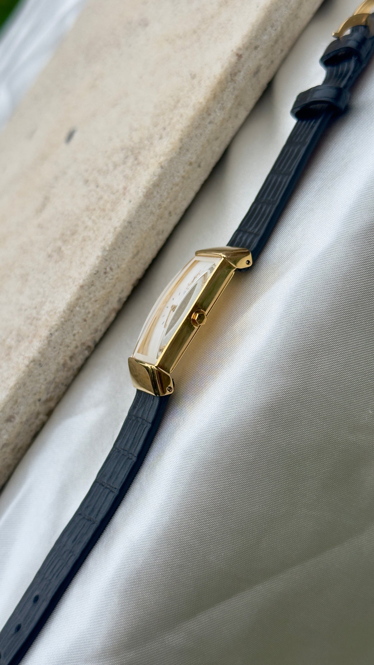 Yves Saint Laurent vintage watch (YSL) 1996 - Bespoke genuine leather