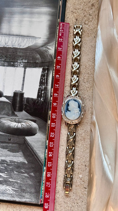 Cameo Peekaboo vintage watch