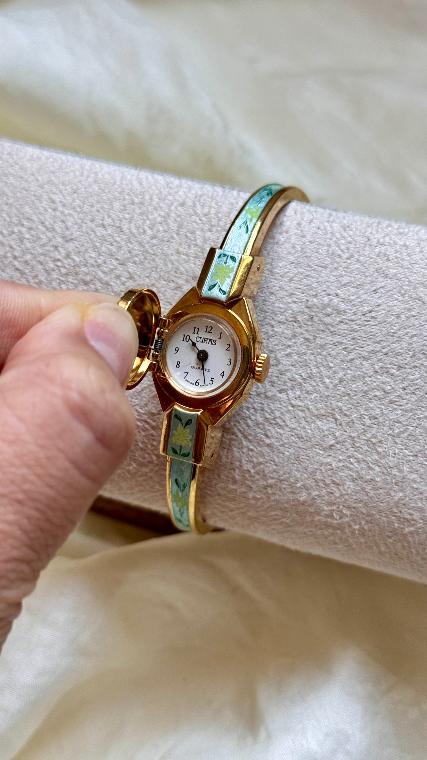 Curtis Peekaboo vintage watch