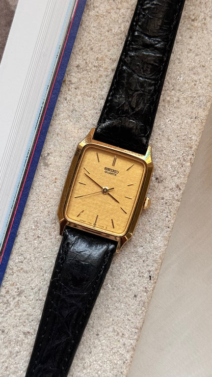 Seiko 1995 vintage watch - nickel alloy case