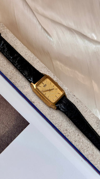 Seiko 1995 vintage watch - nickel alloy case